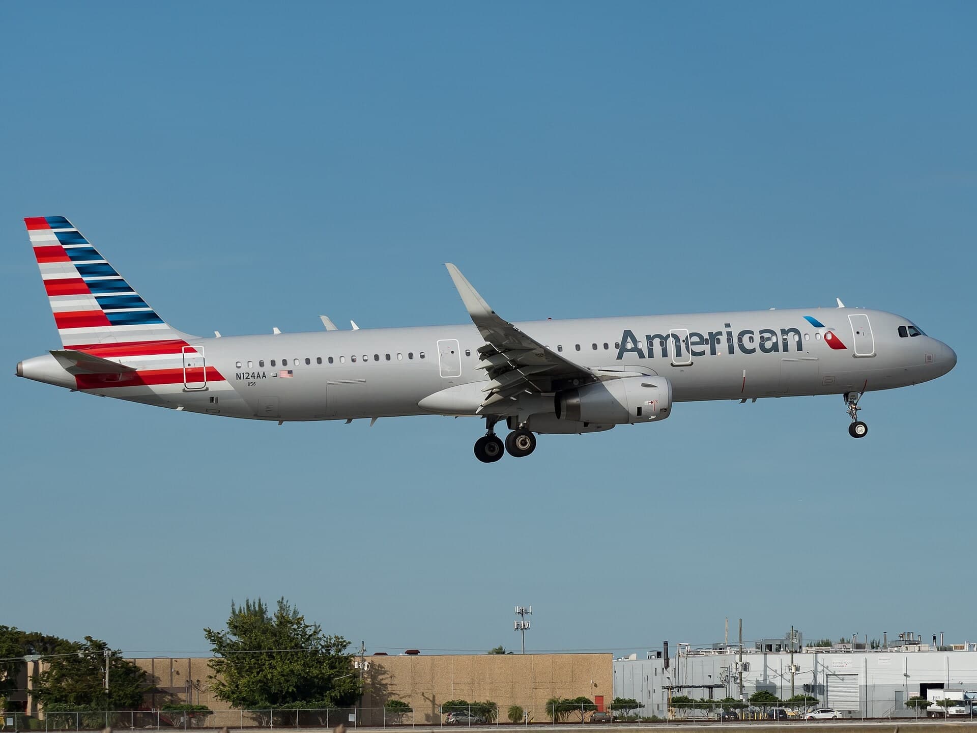 N124AA — Airbus