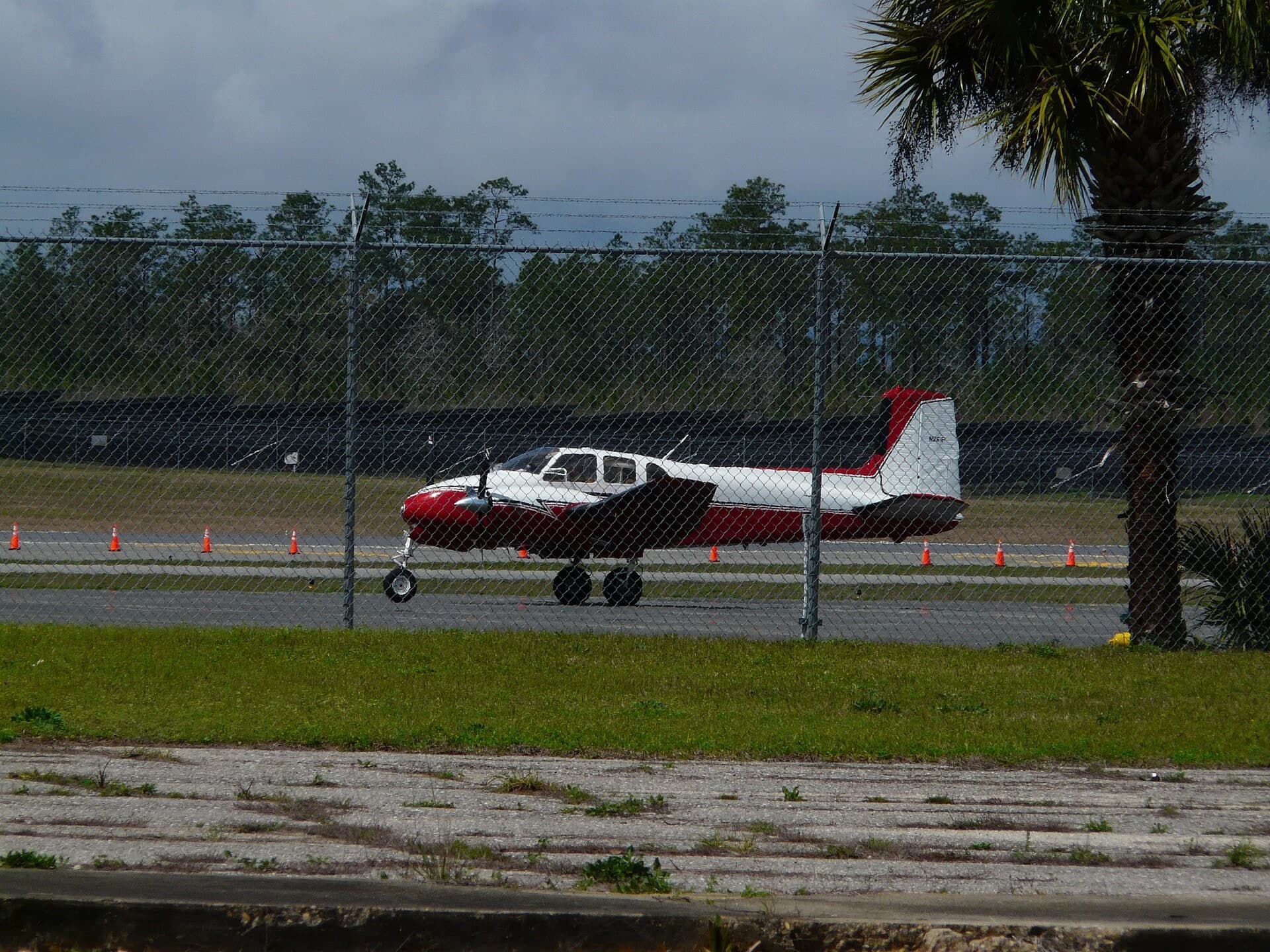 N261B — Beechcraft