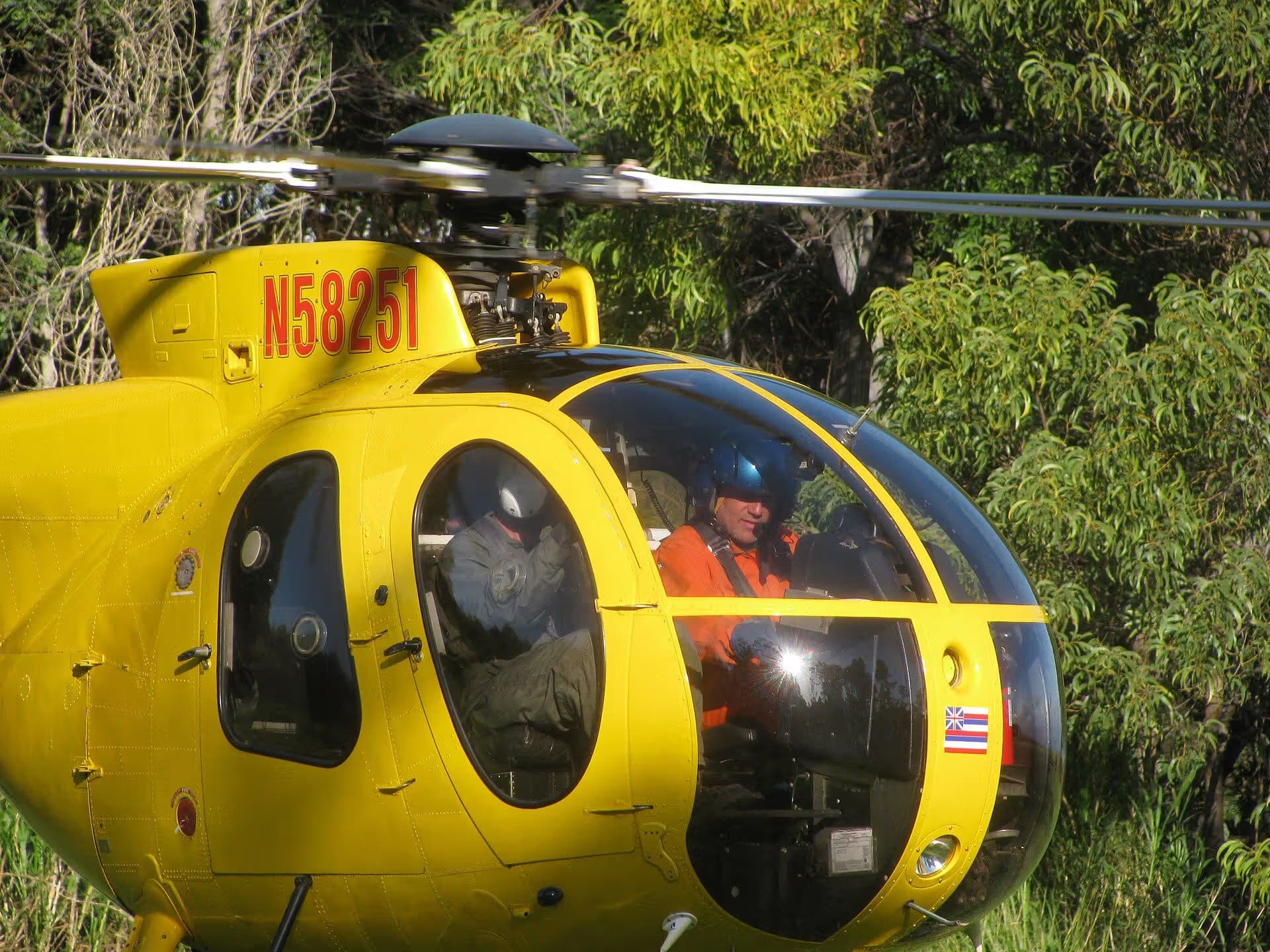 N58251 — Helicopter