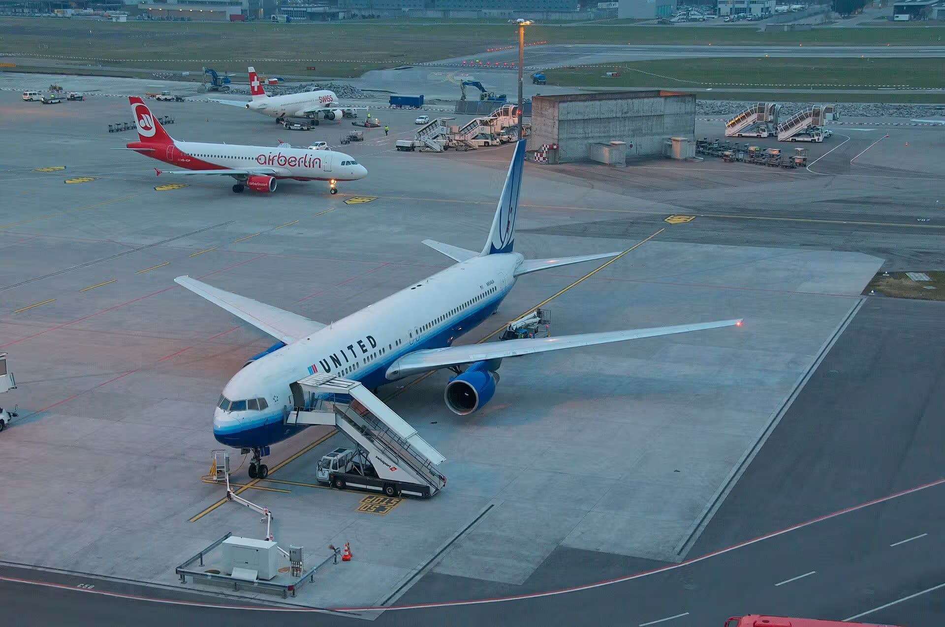 N654UA — Boeing