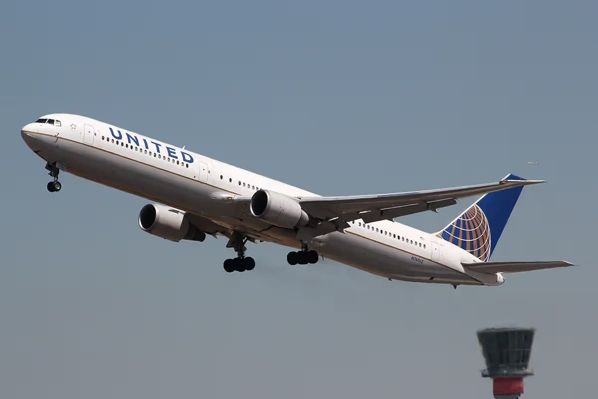 N76062 — Boeing