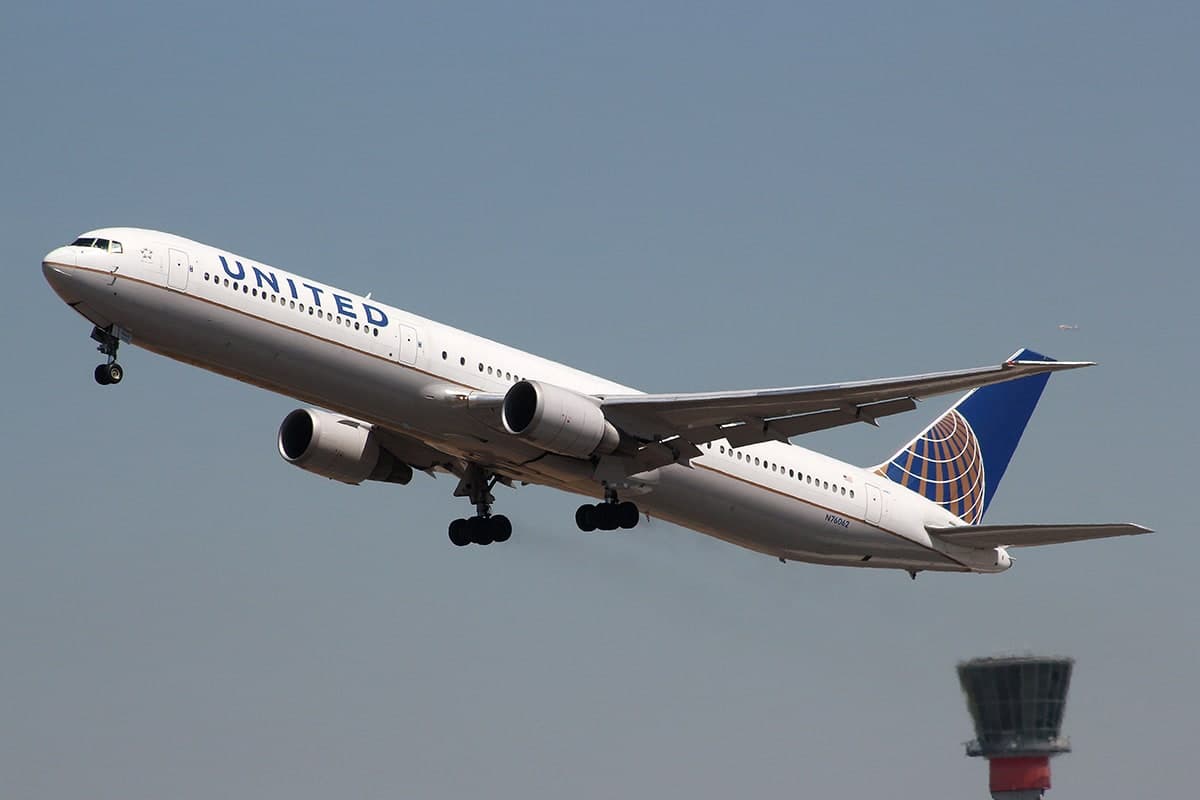 N76062 — Boeing
