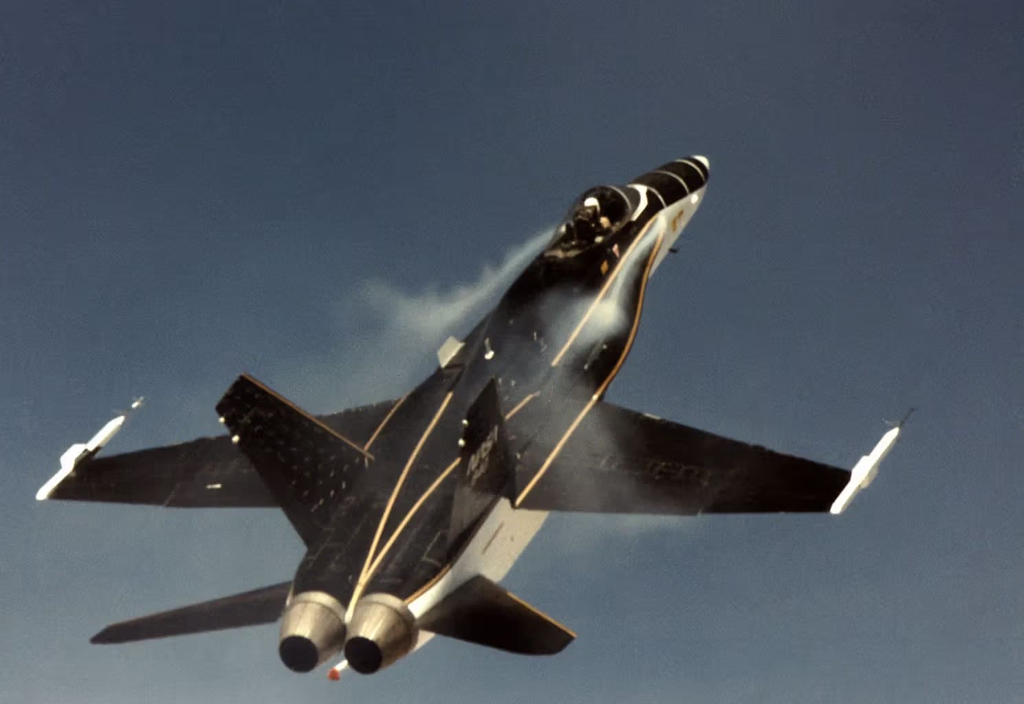 Unidentified — Twin-engine aircraft
