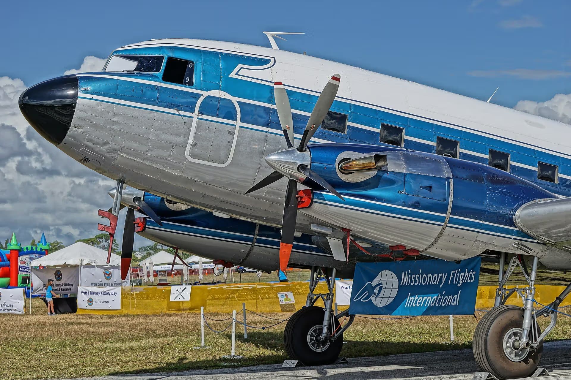 N200MF — Douglas