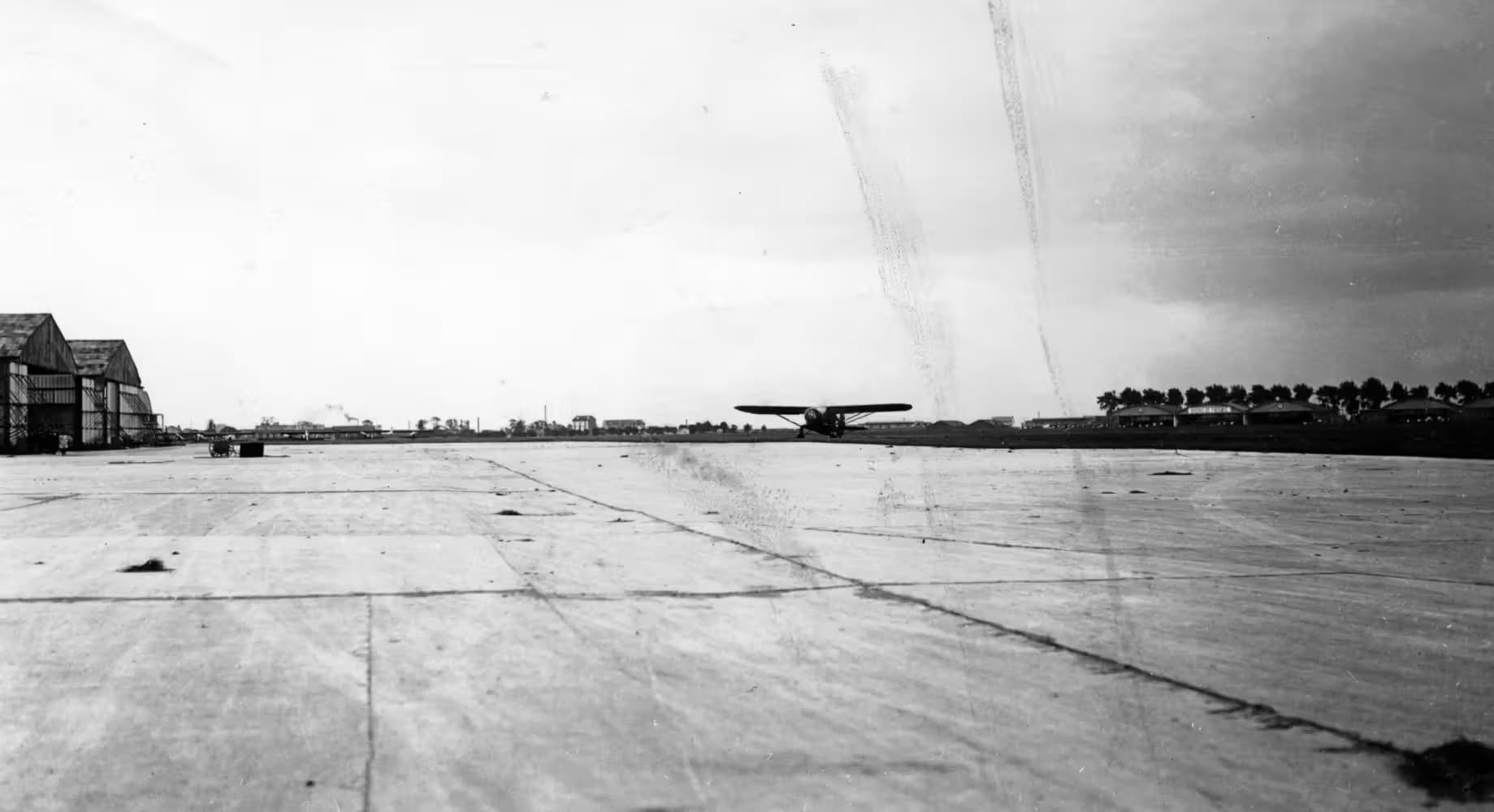 Unidentified — Single-engine aircraft
