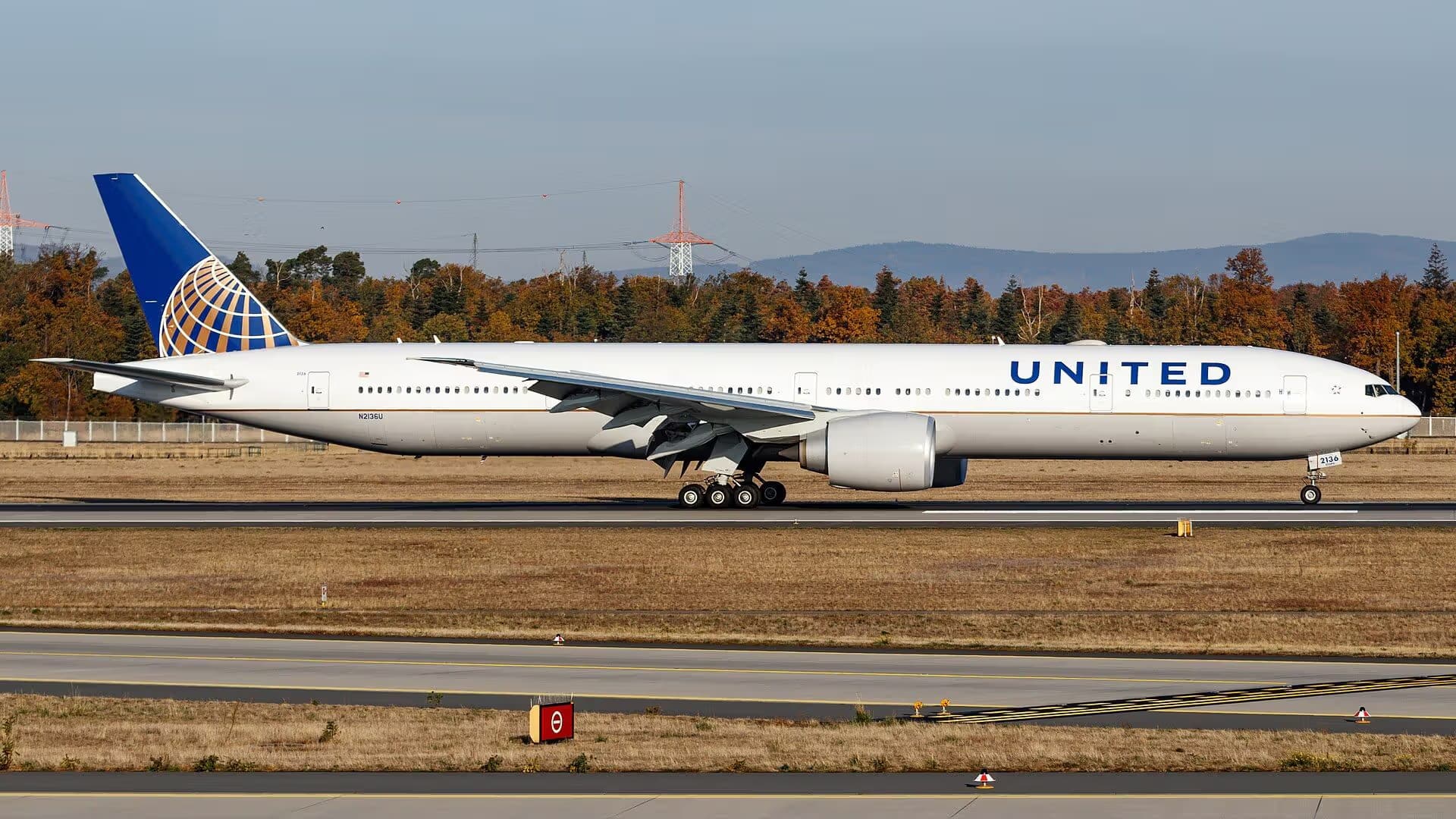 N2136U — Boeing