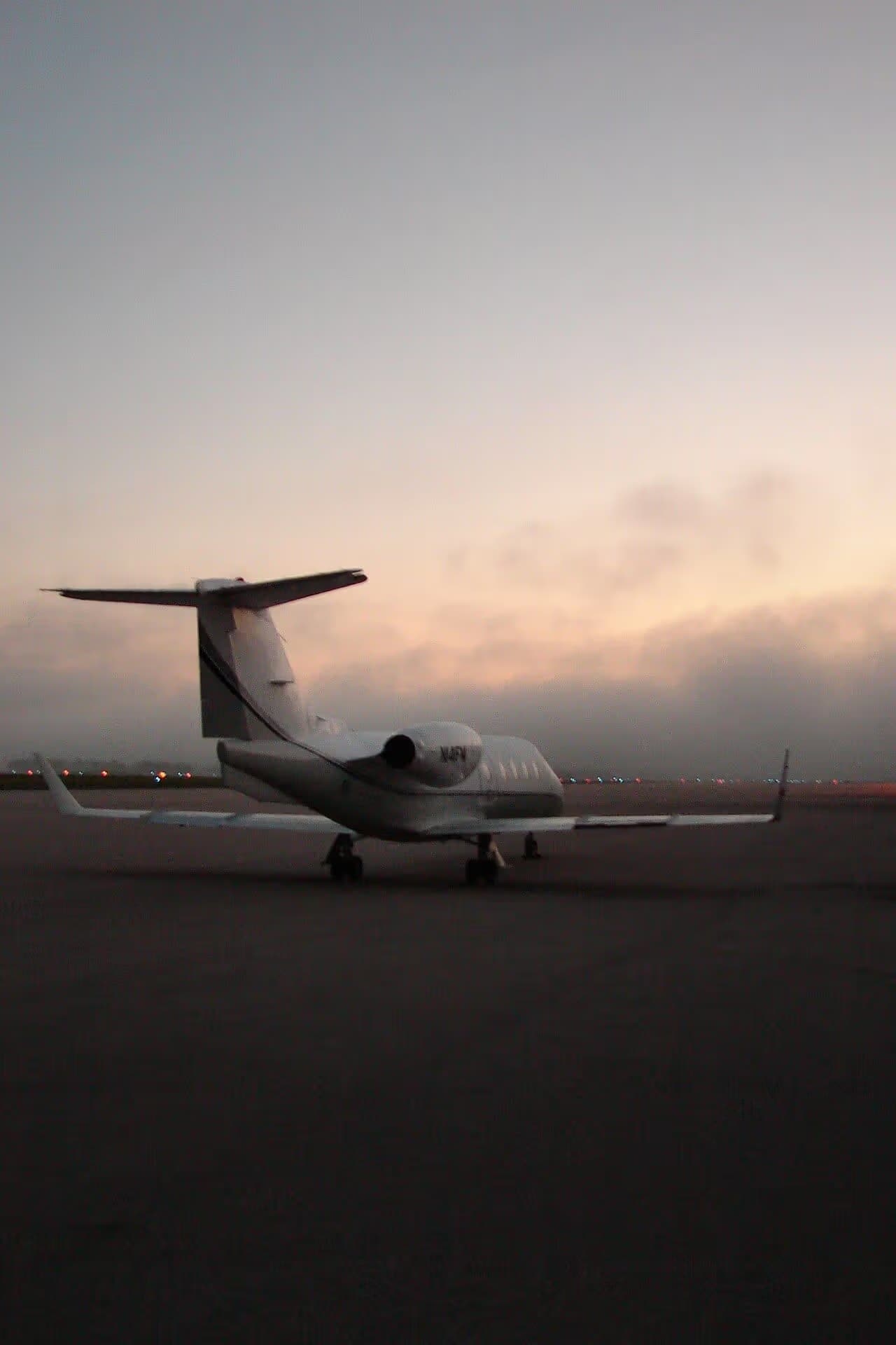 N141FM — Business jet