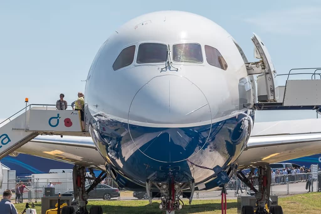 Unidentified — Business jet