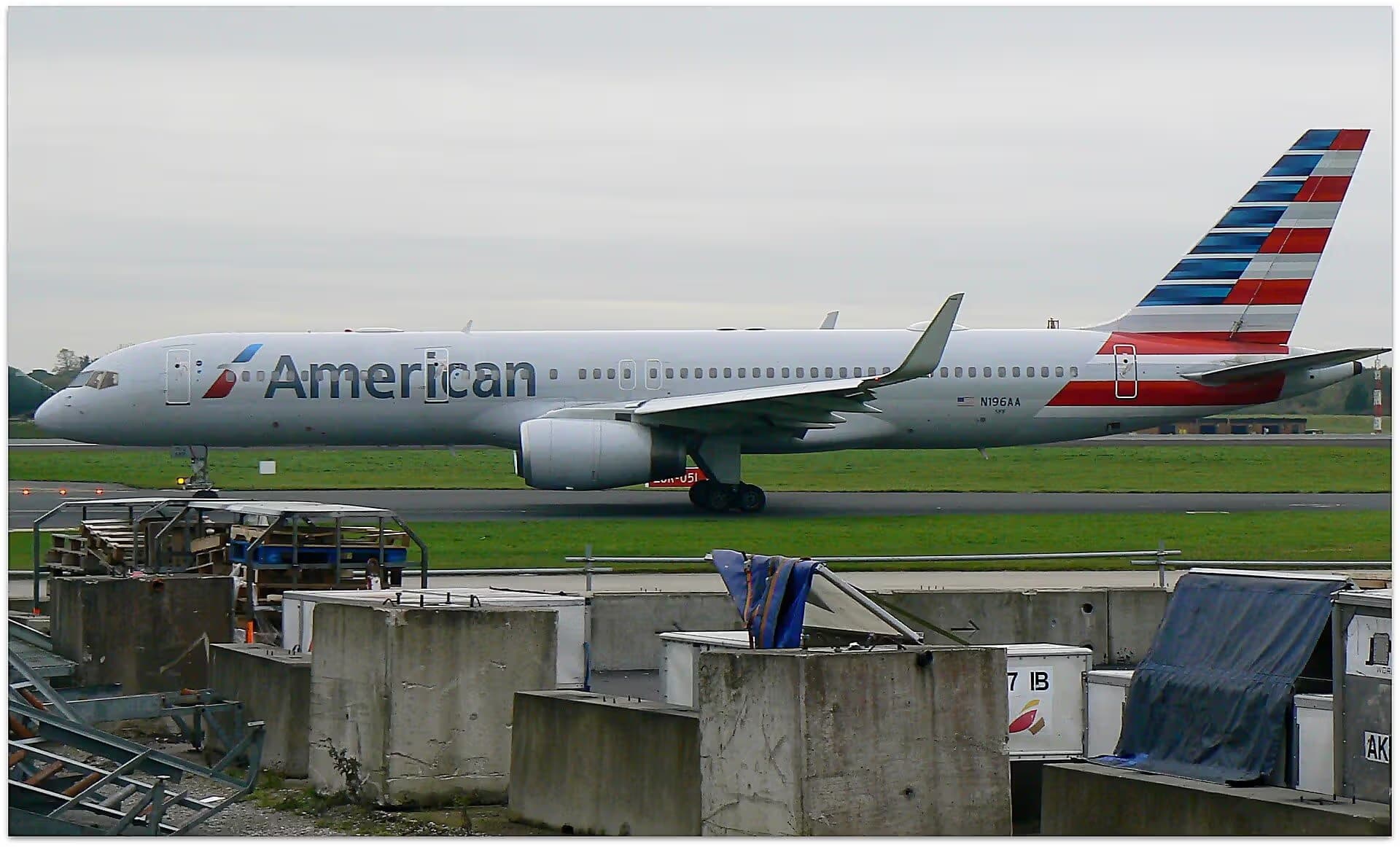 N196AA — Boeing at Manchester Airport