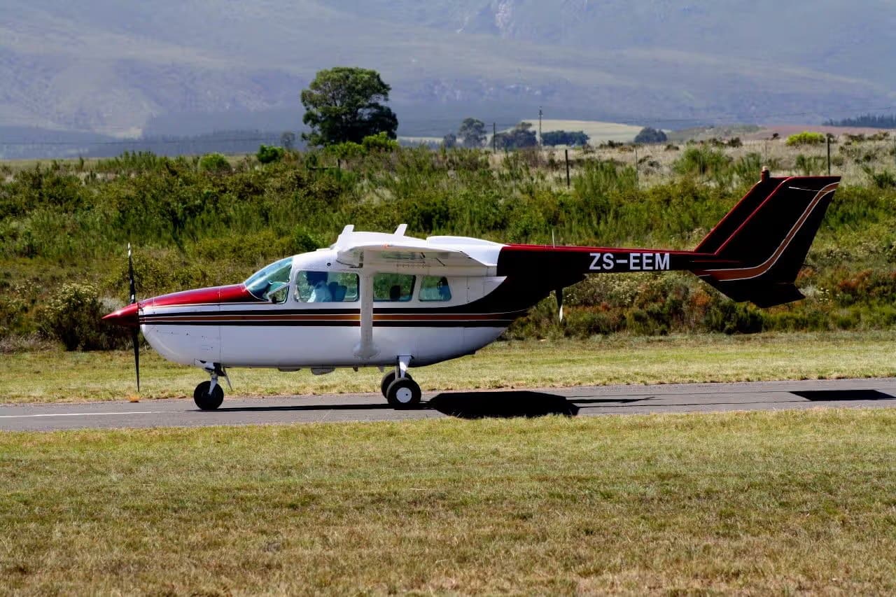 ZS-EEM — Cessna