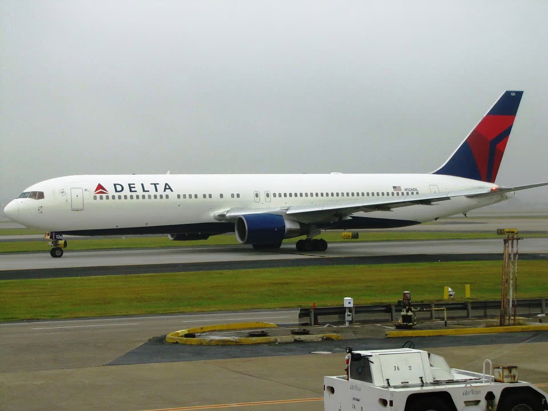 N126DL — Boeing