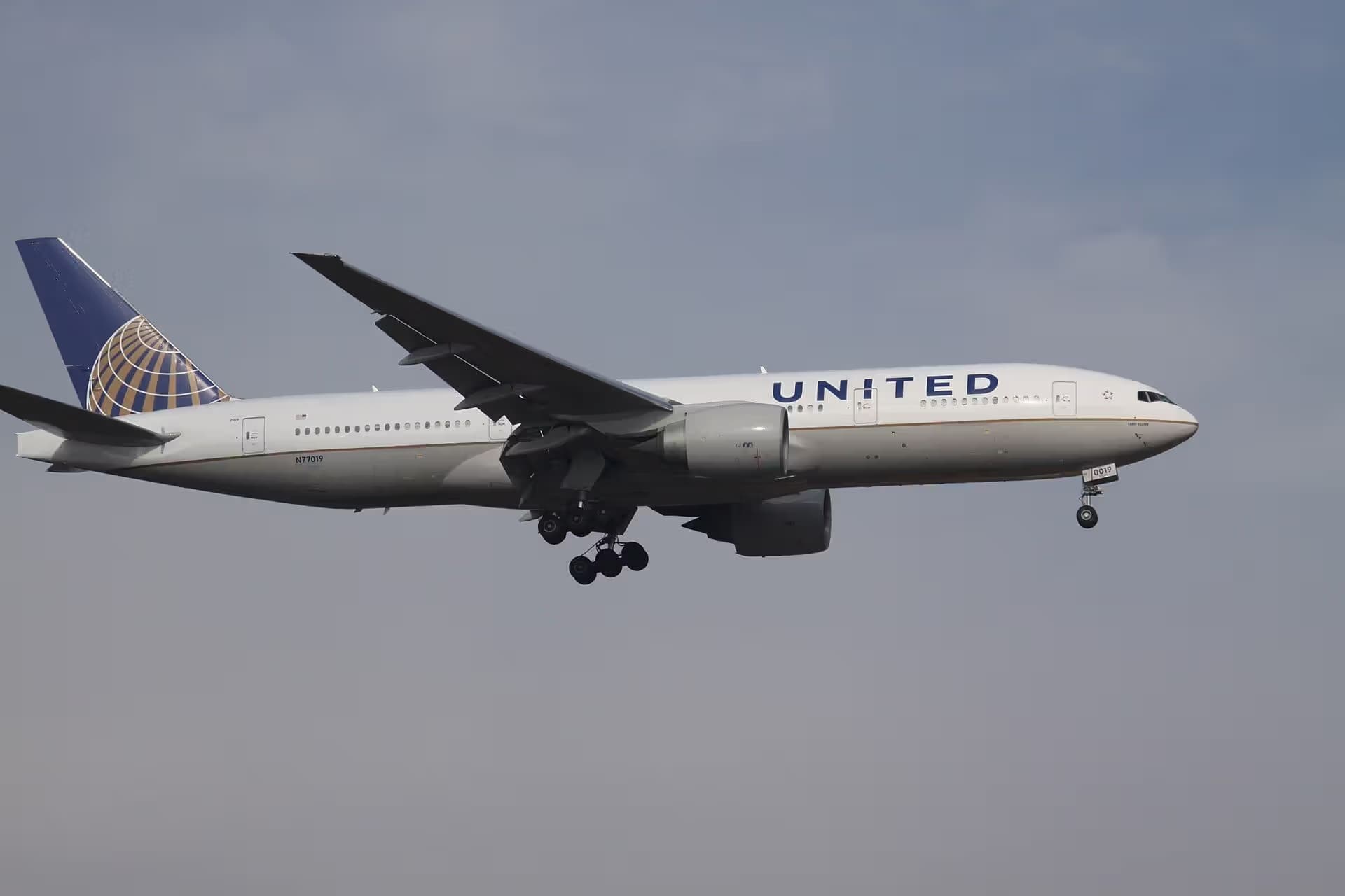 N77019 — Boeing