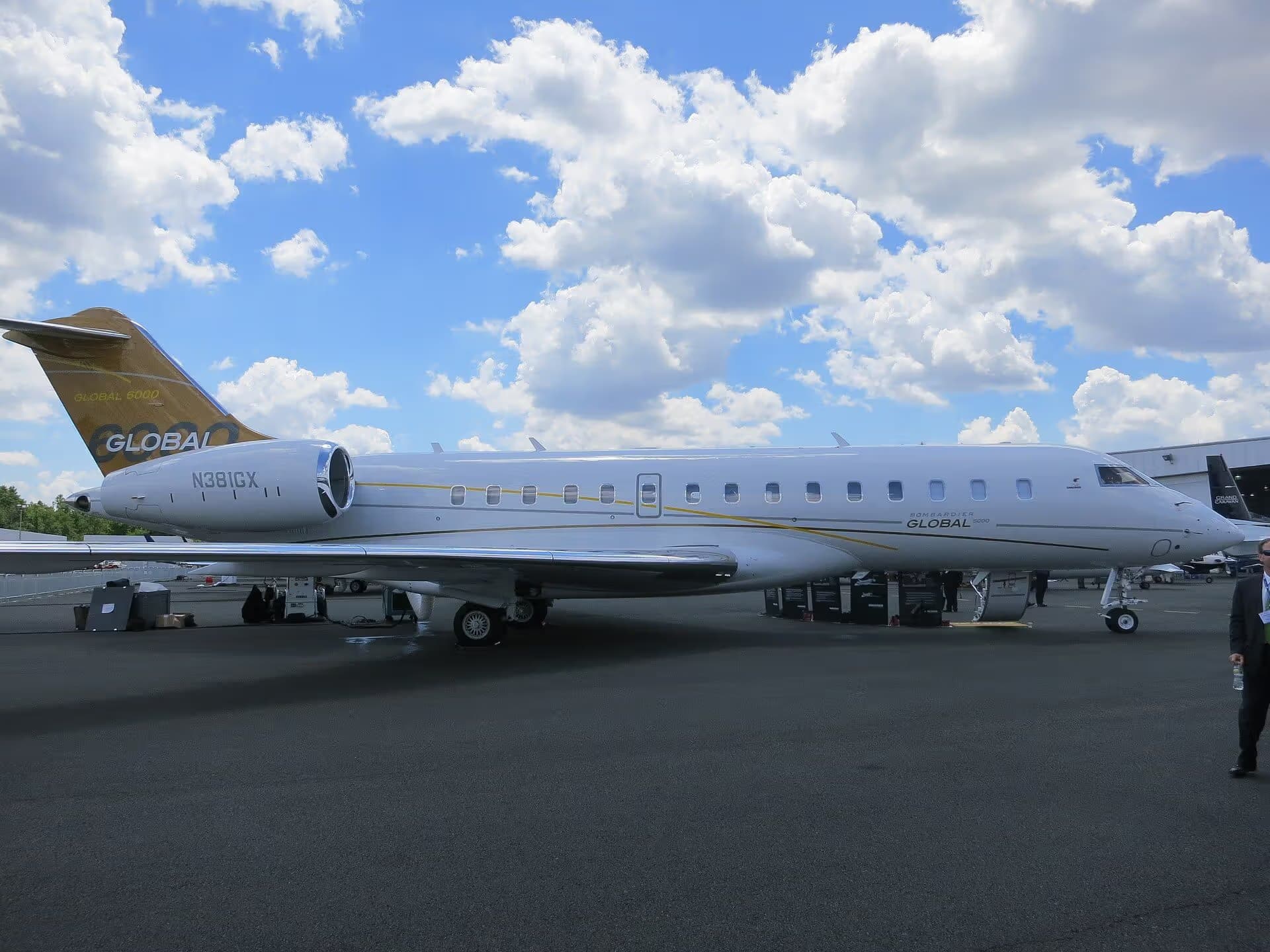N381GX — Bombardier
