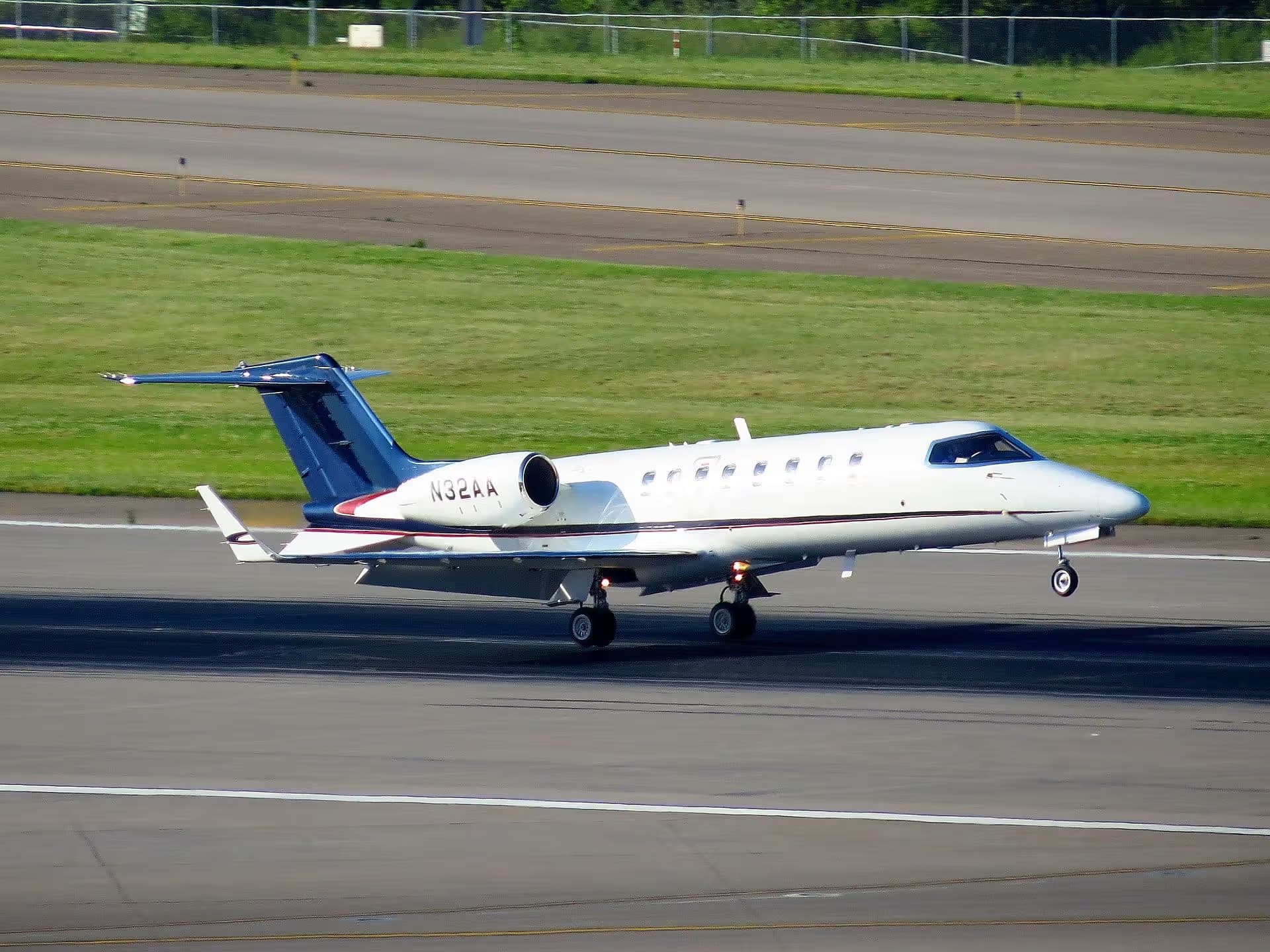 N32AA — Business jet