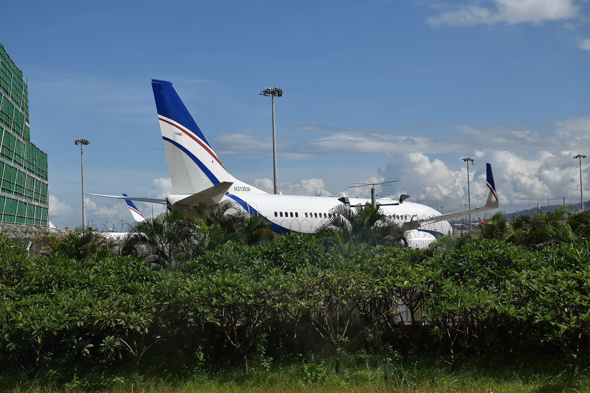 N213EM — Twin-engine aircraft