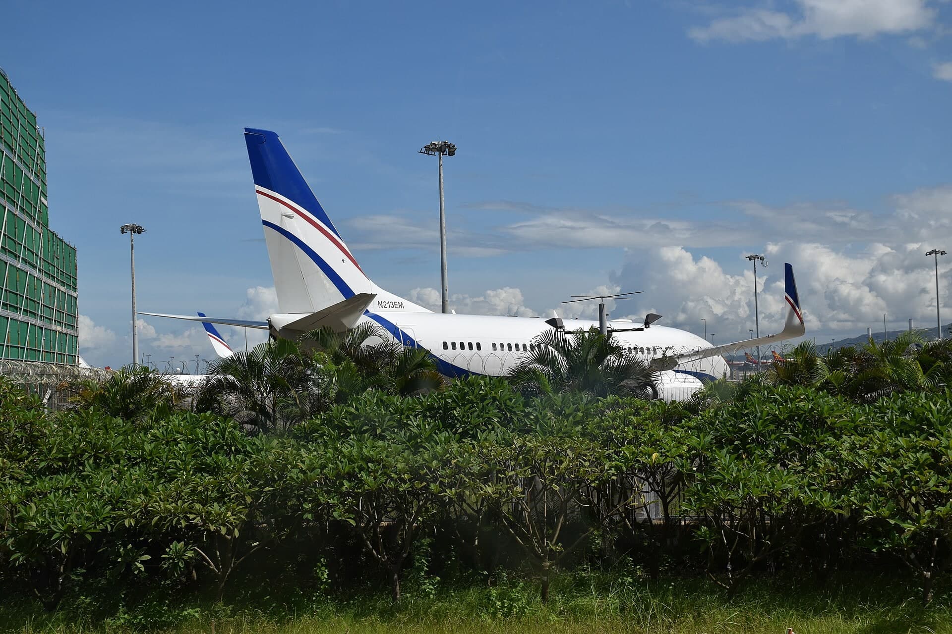 N213EM — Twin-engine aircraft