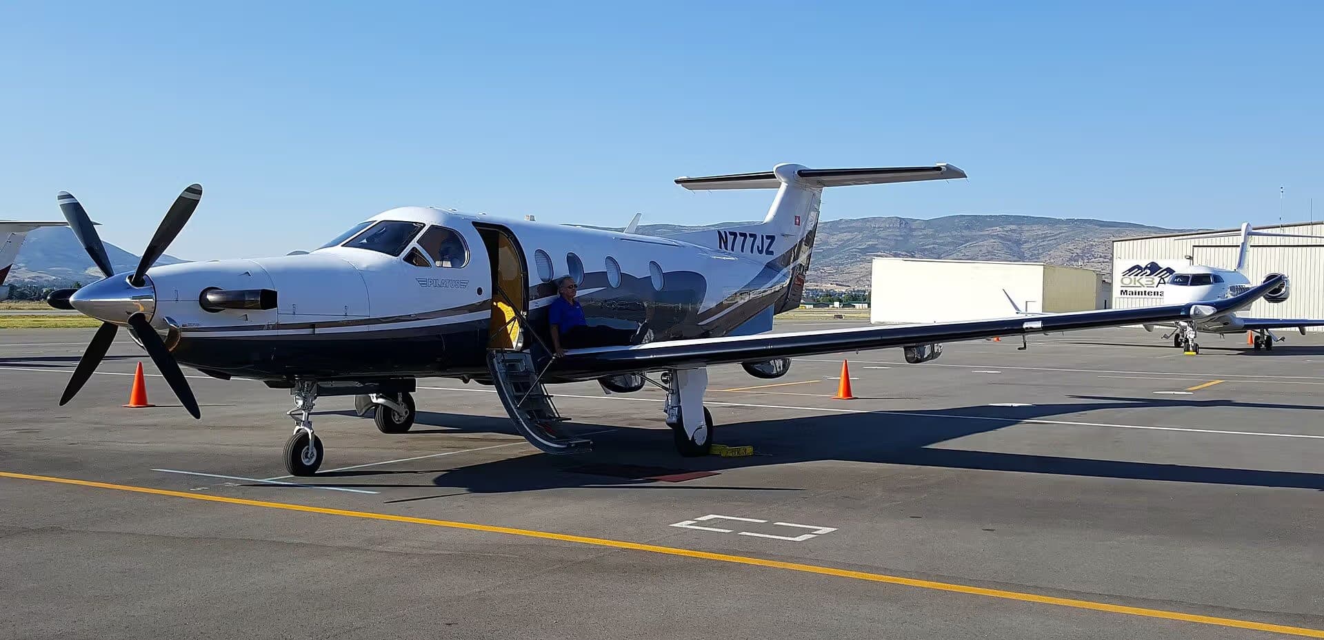N777JZ — Aircraft