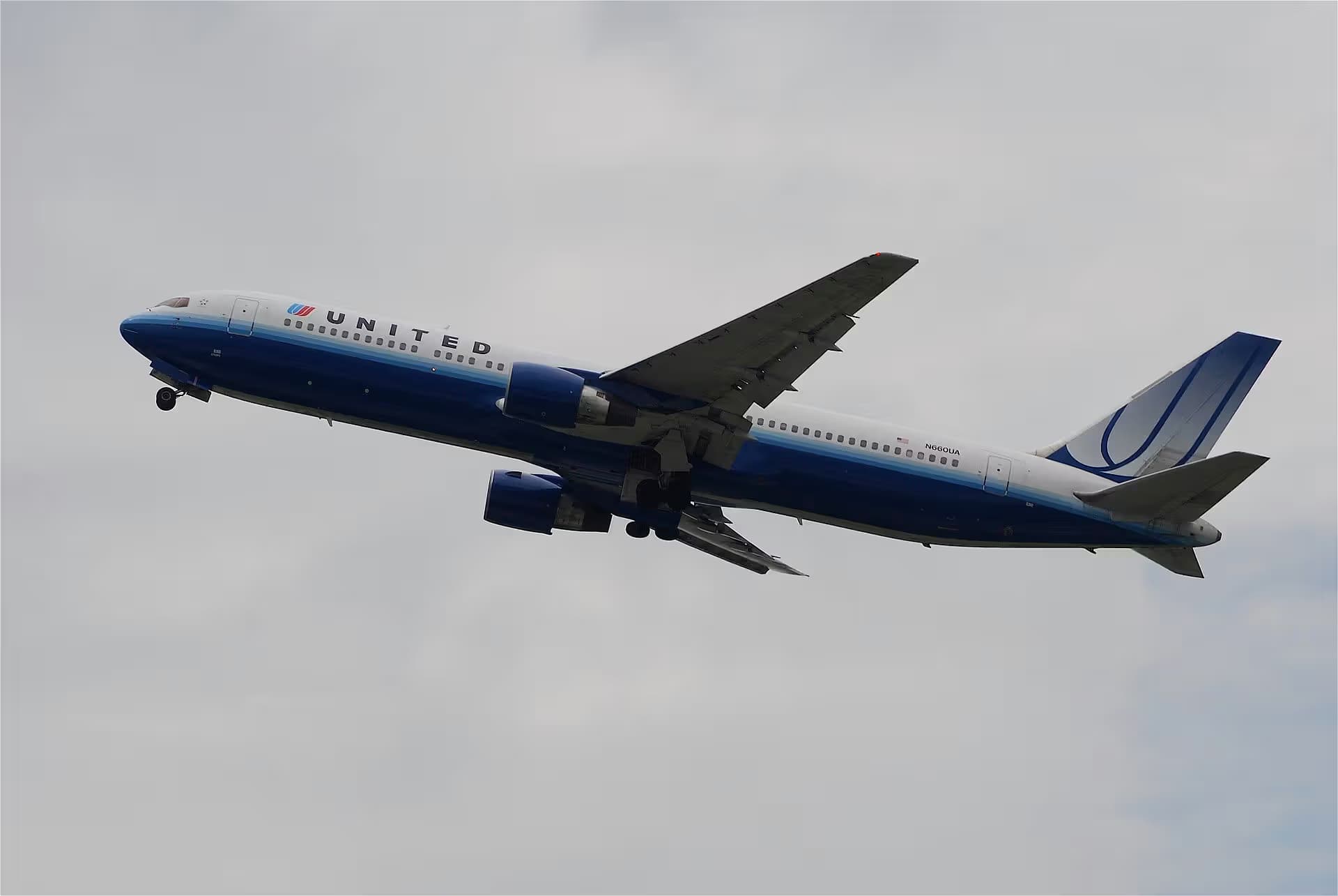 N660UA — Boeing