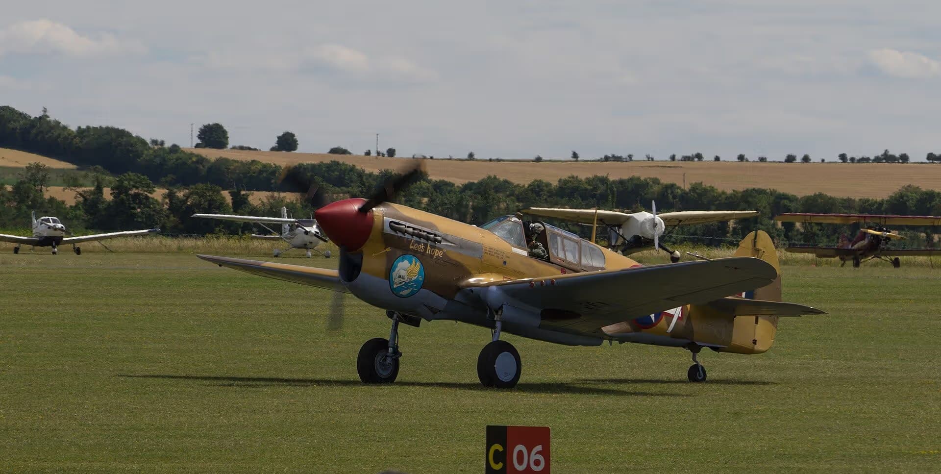 Unidentified — Single-engine aircraft