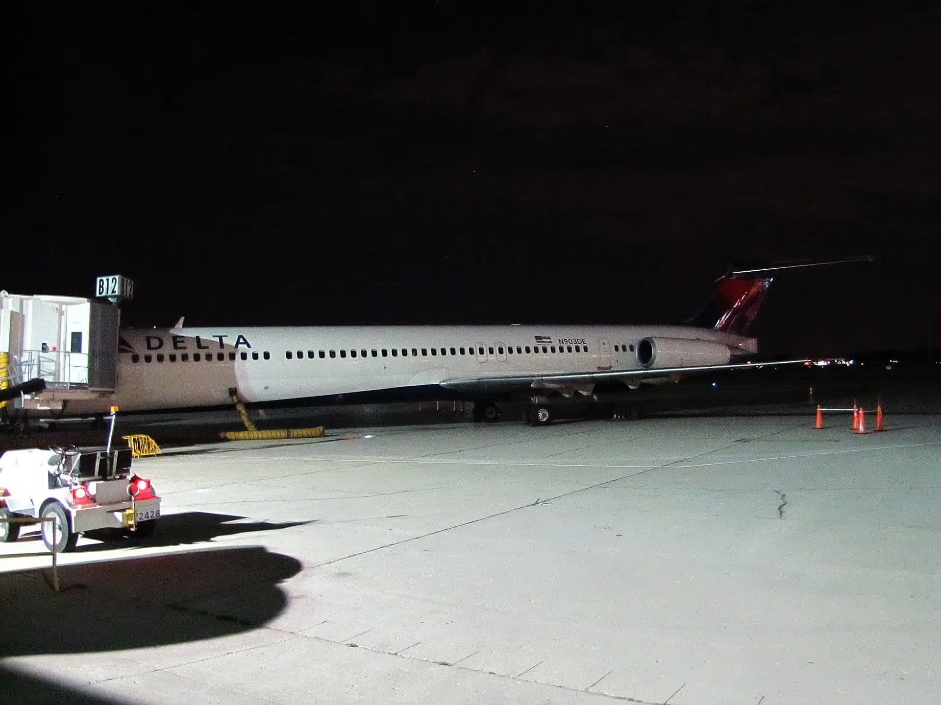 N903DE — Douglas