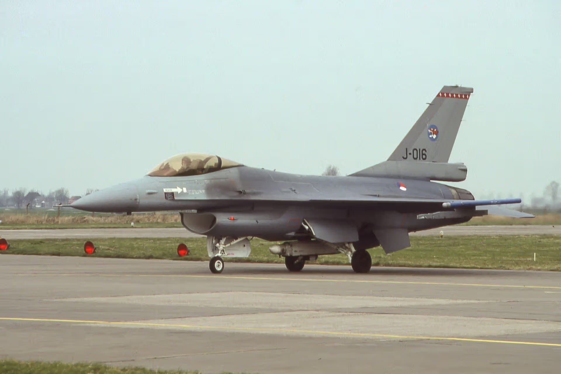 Unidentified — Single-engine aircraft