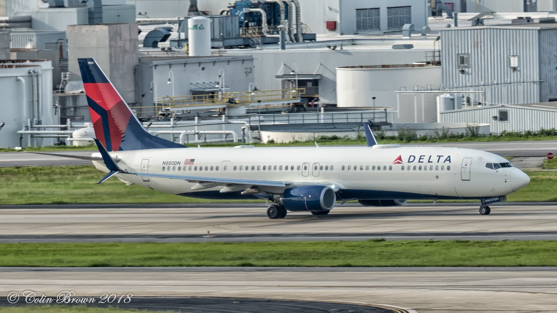 N880DN — Boeing