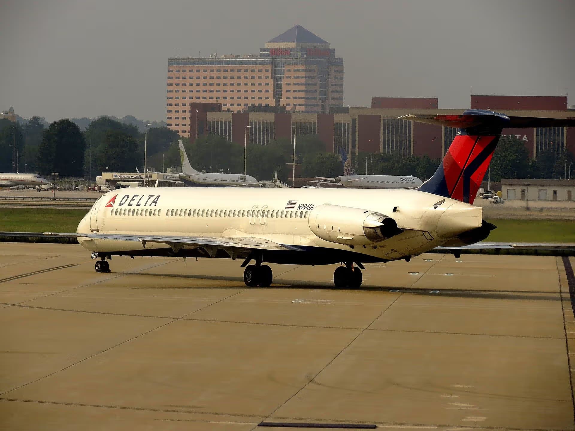 N994DL — Douglas