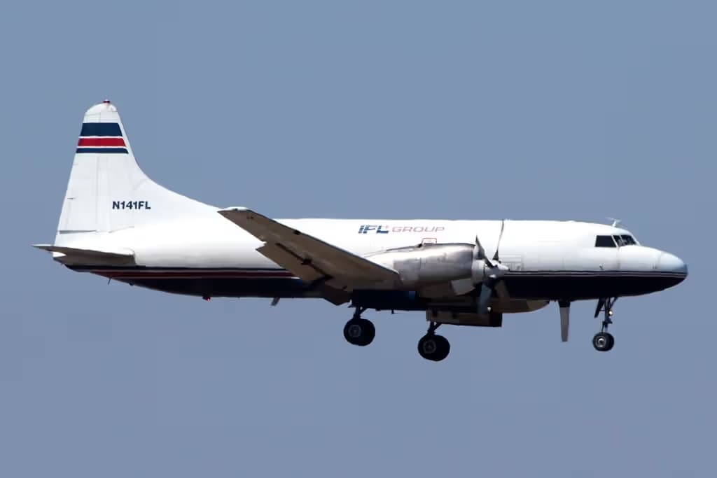 N141FL — Twin-engine aircraft