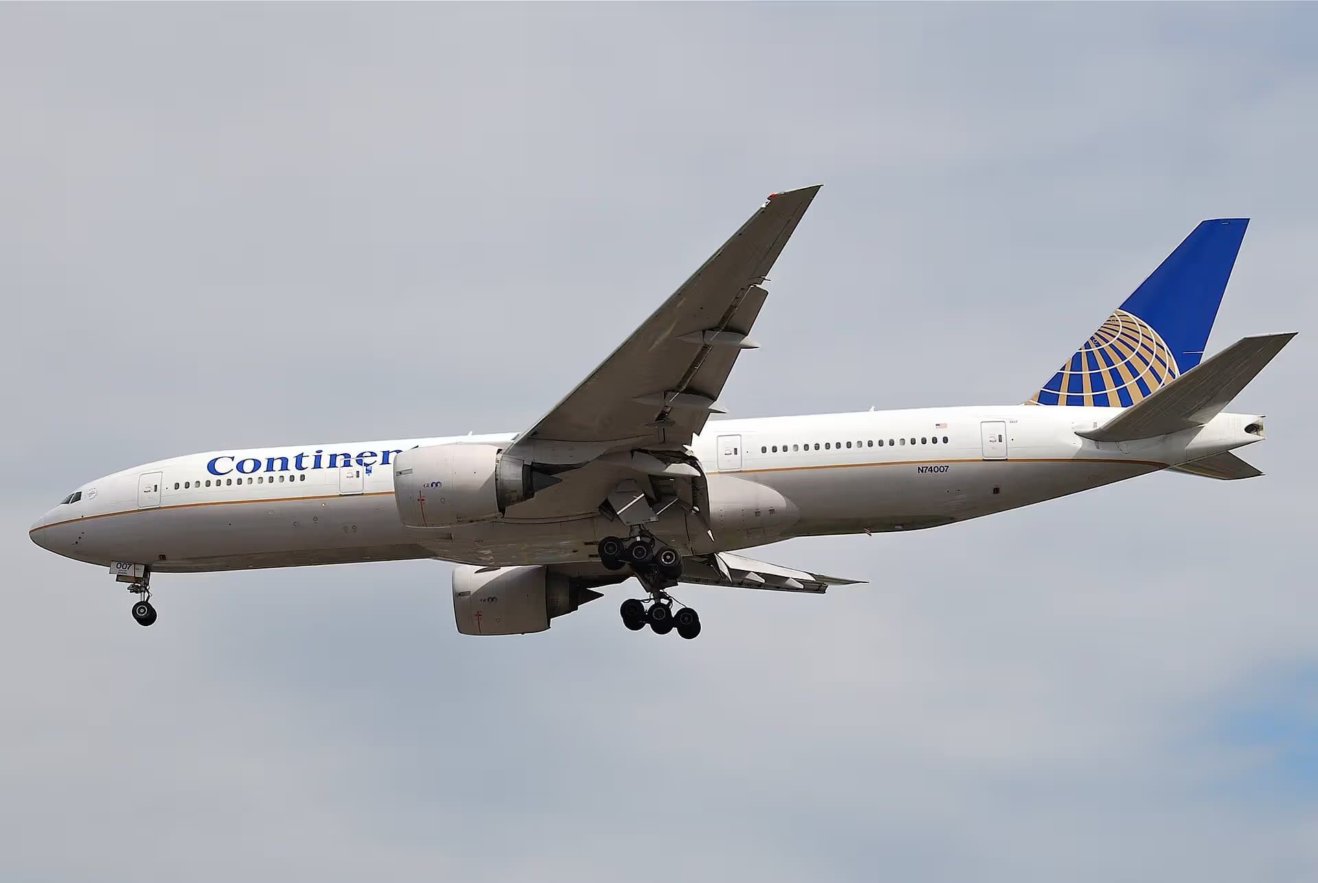 N74007 — Boeing