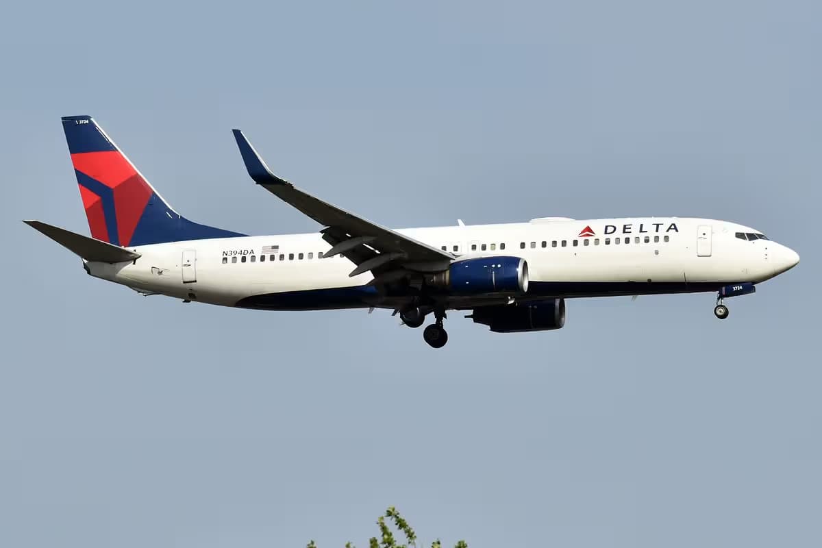 N394DA — Boeing