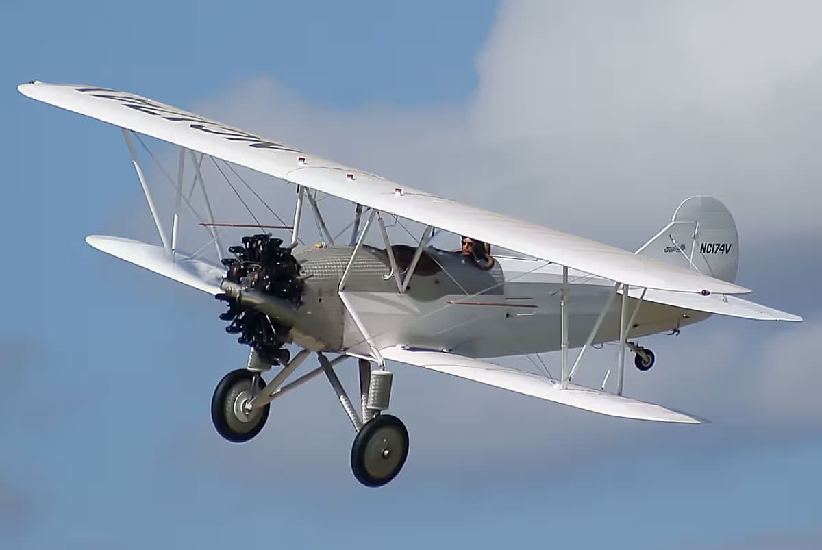 Unidentified — Single-engine aircraft