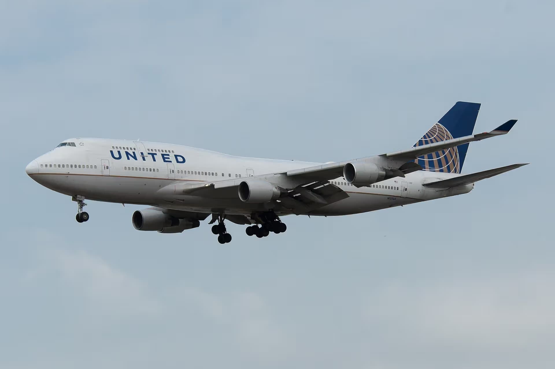 N127UA — Boeing