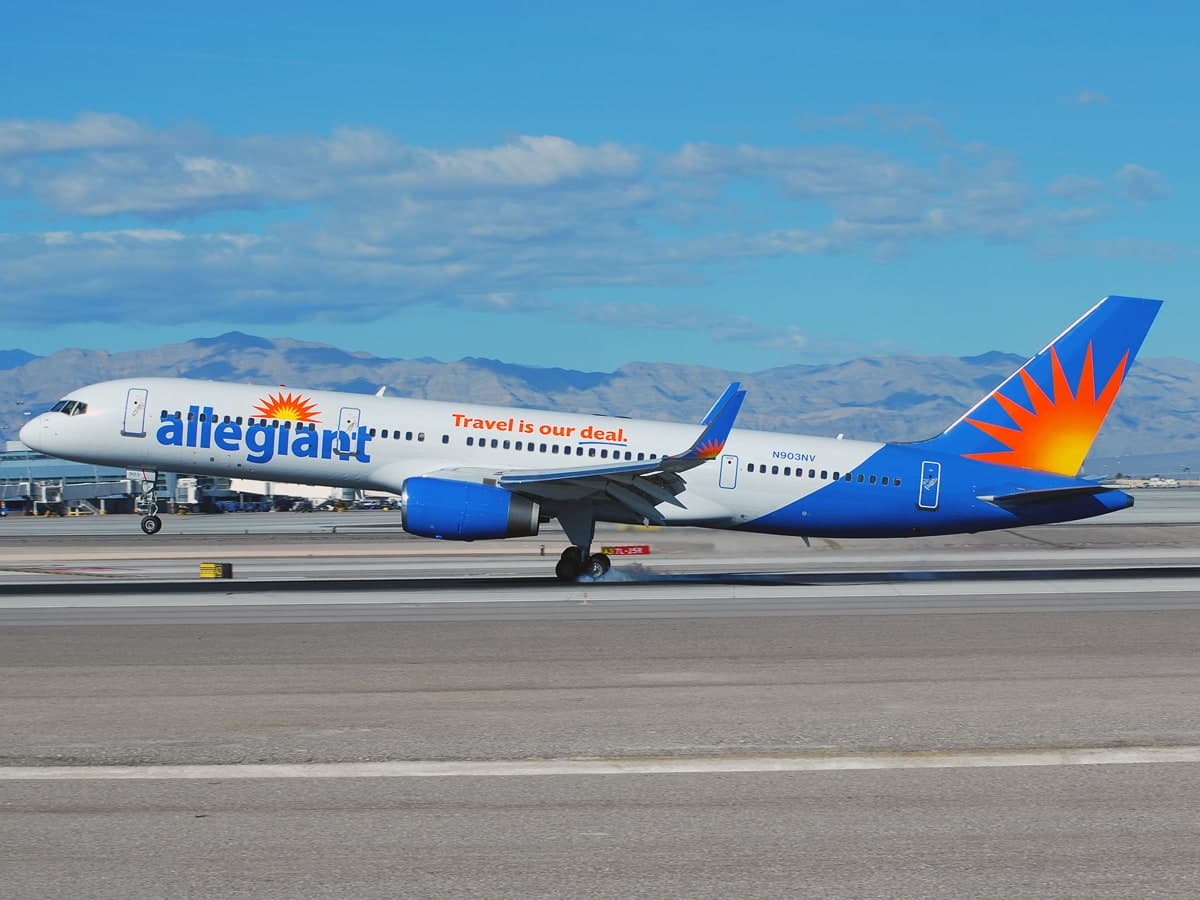 N903NV — Twin-engine aircraft