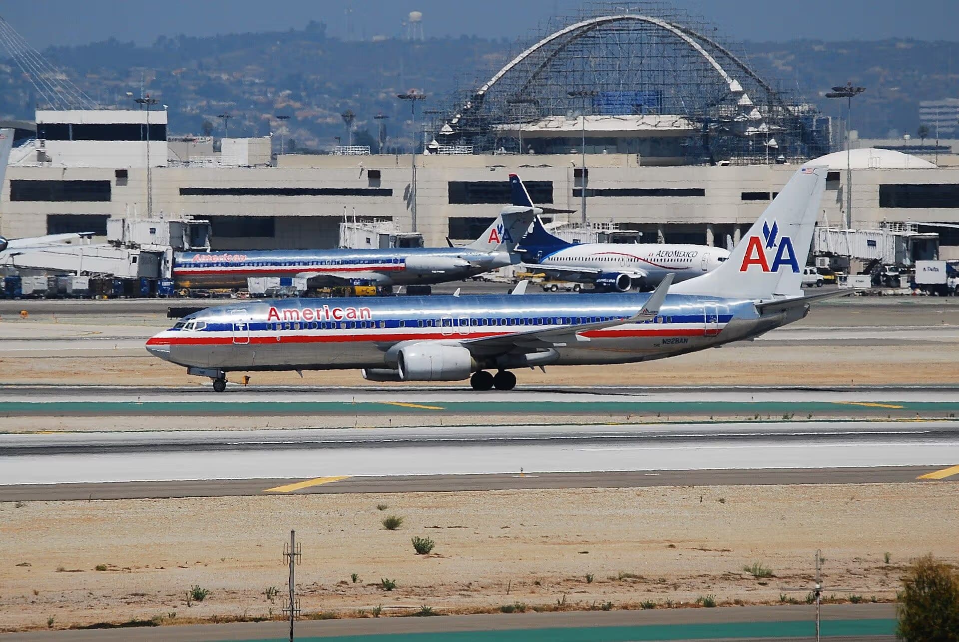 N928AN — Twin-engine aircraft
