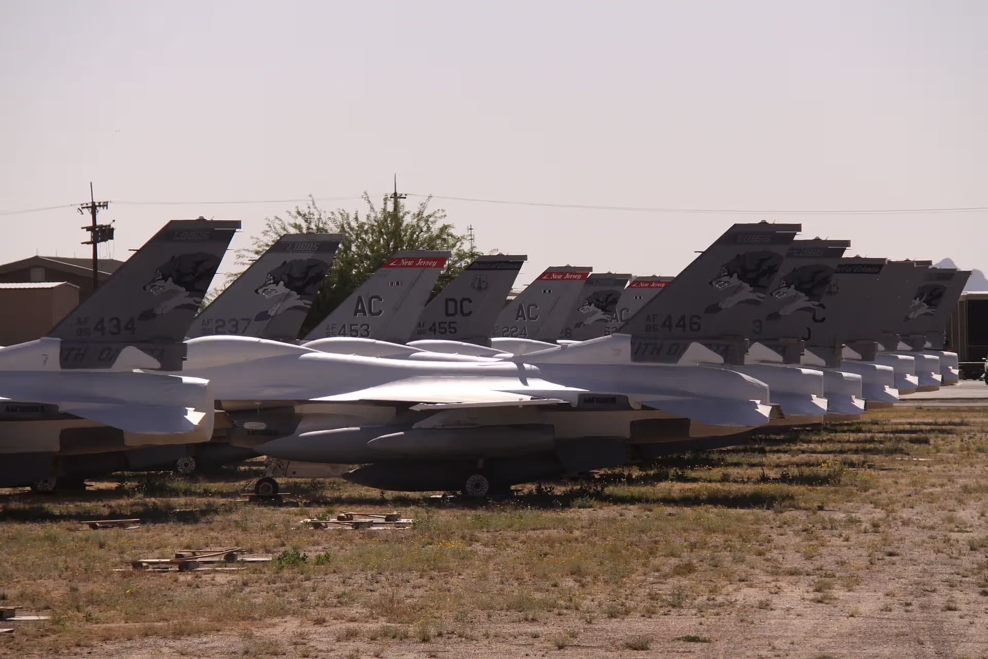 Unidentified — Single-engine aircraft