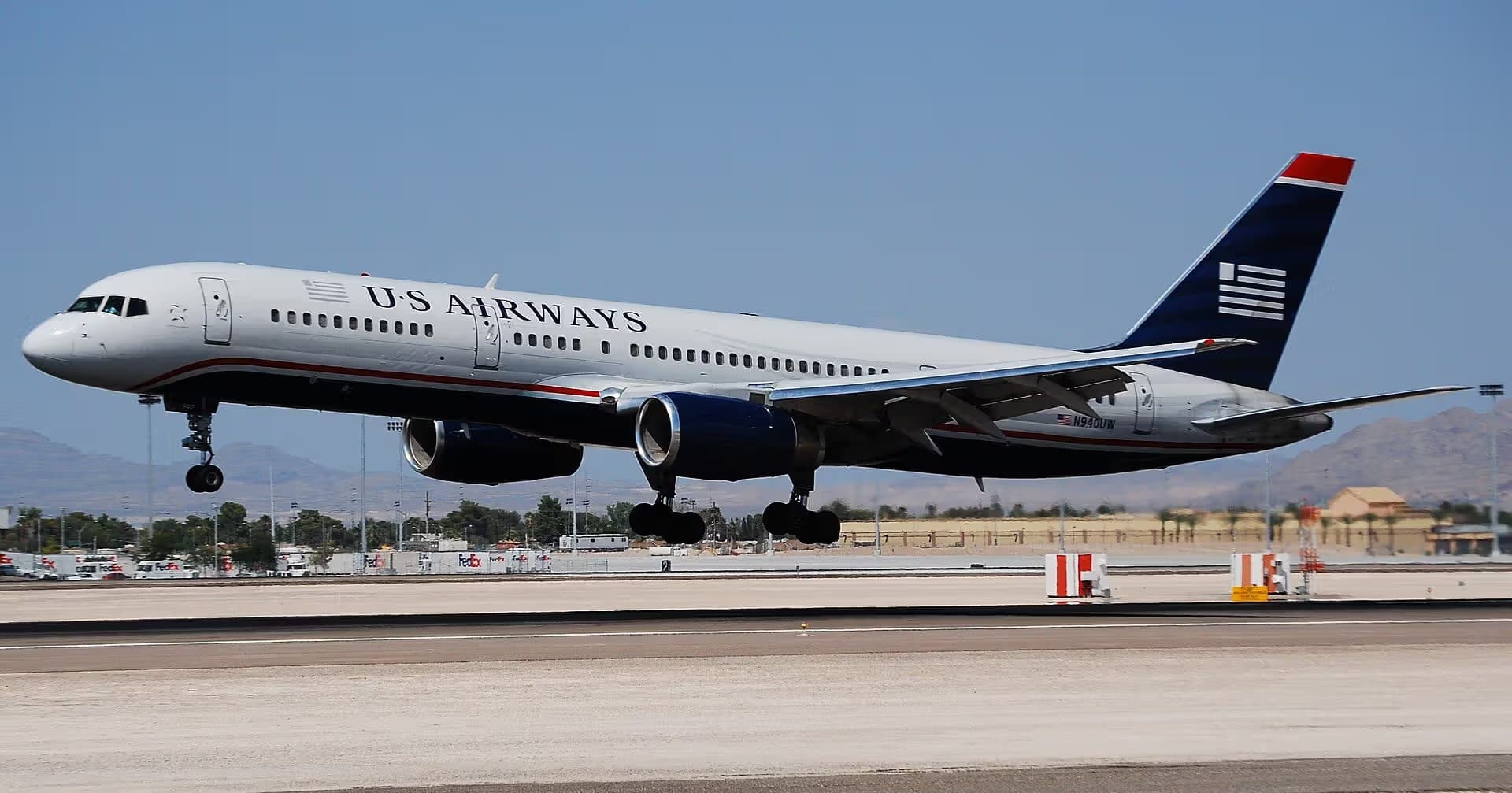 N940UW — Twin-engine aircraft