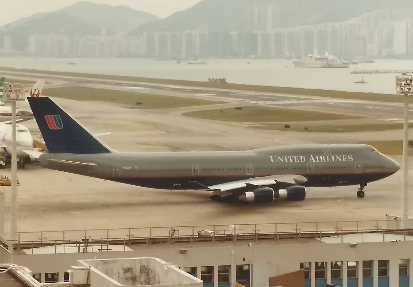 N190UA — Boeing