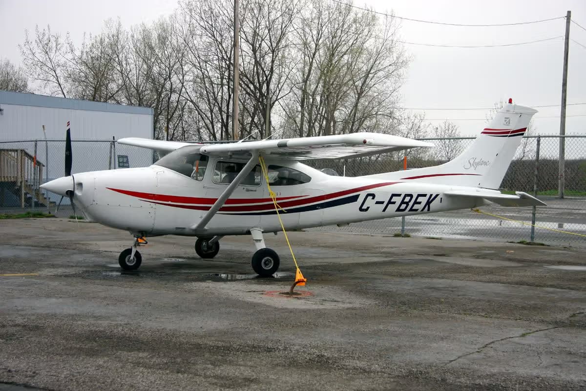 C-FBEK — Cessna