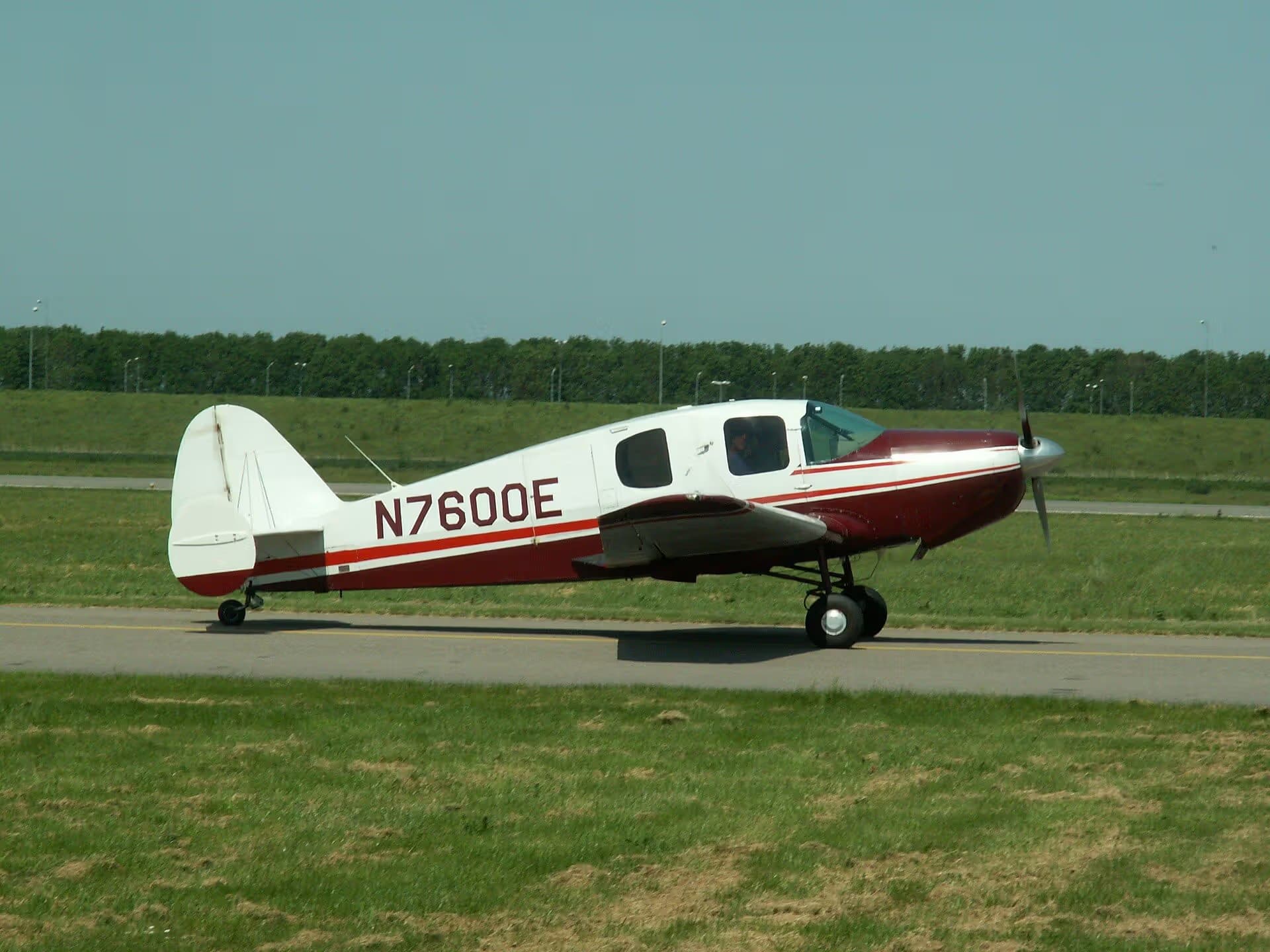 N7600E — Single-engine aircraft