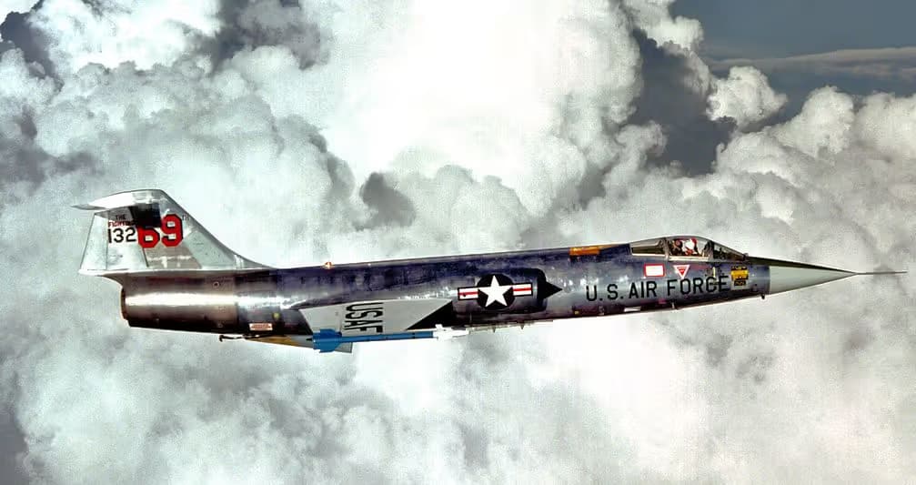 Unidentified — Lockheed