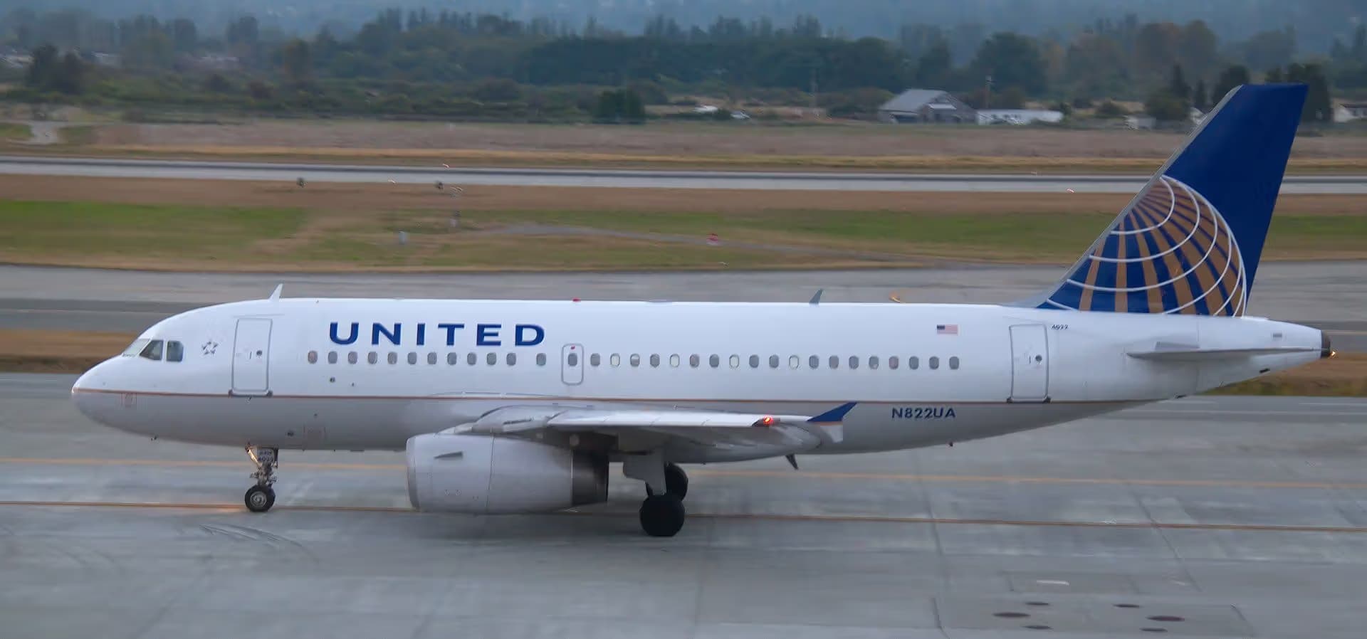 N822UA — Airbus