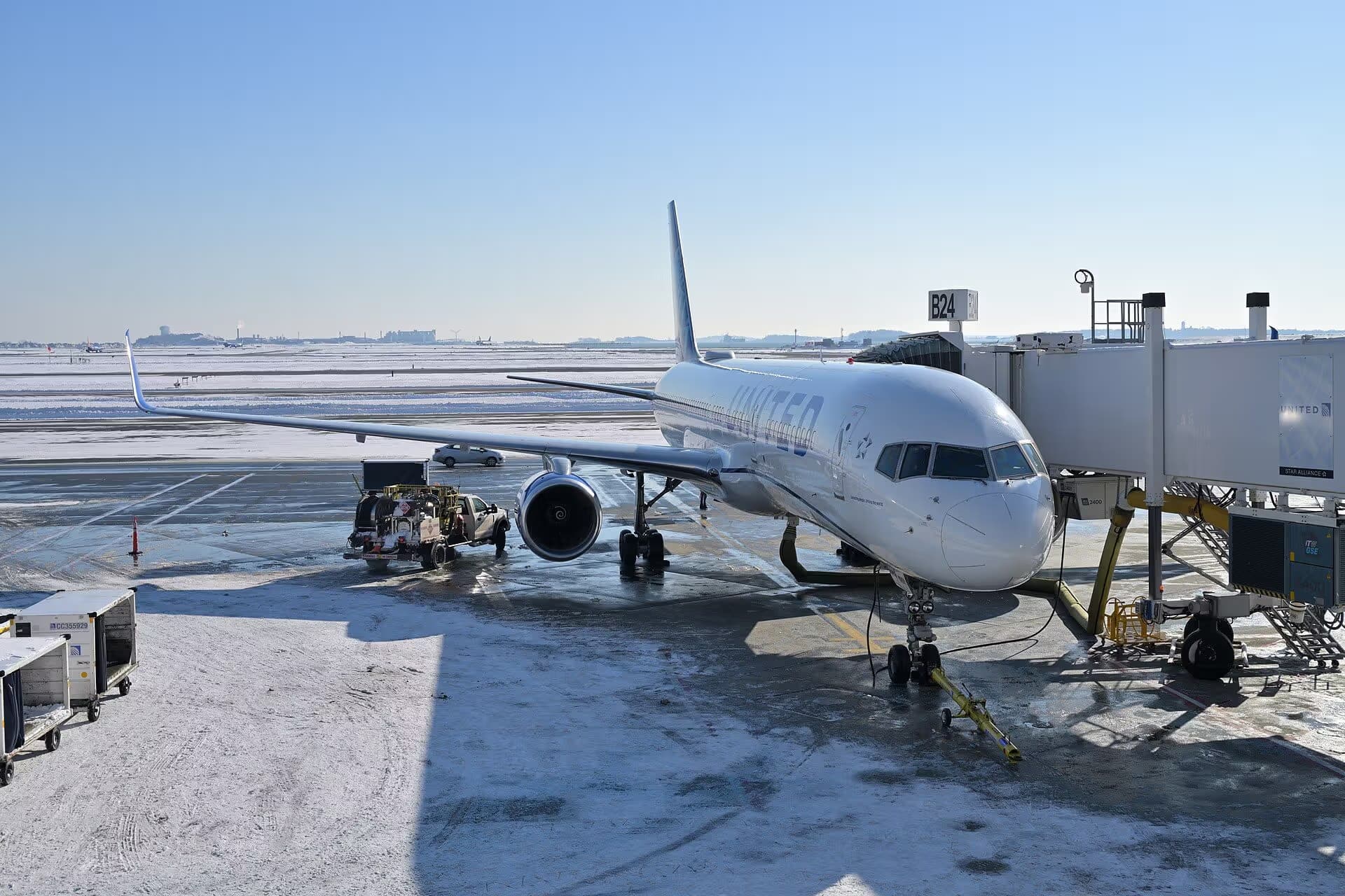 N58101 — Twin-engine aircraft