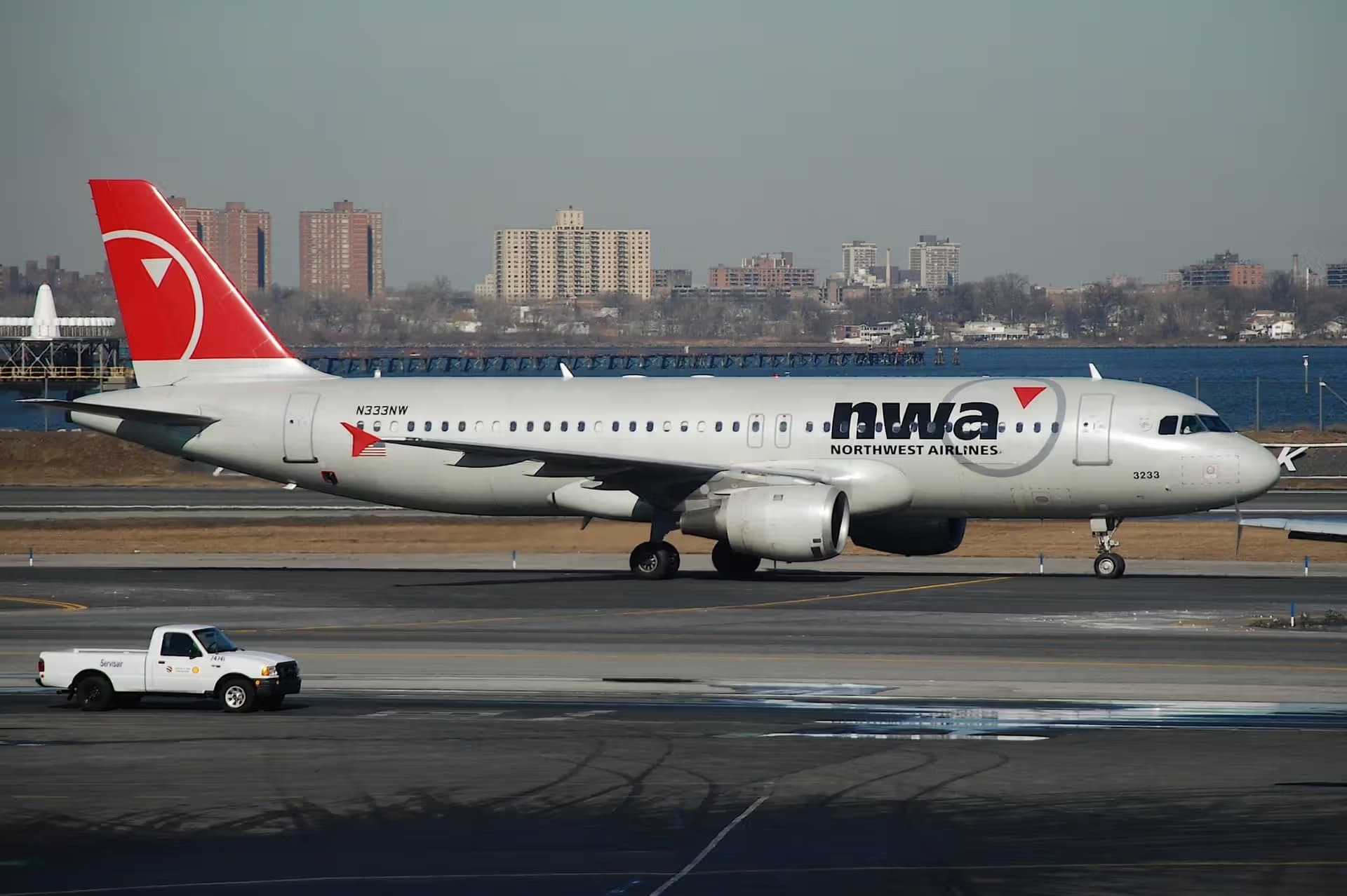 N333NW — Airbus