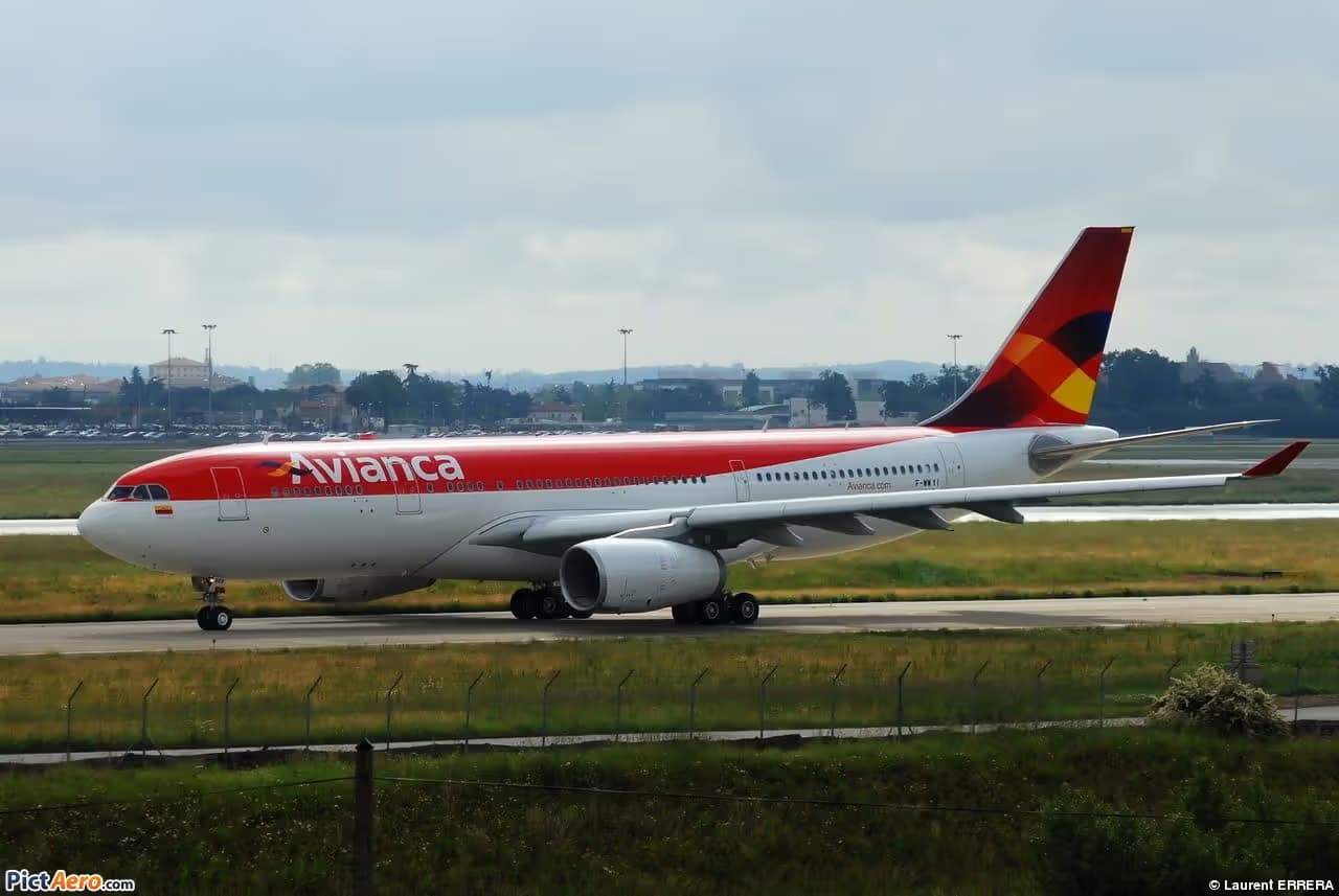 N969AV — Twin-engine aircraft