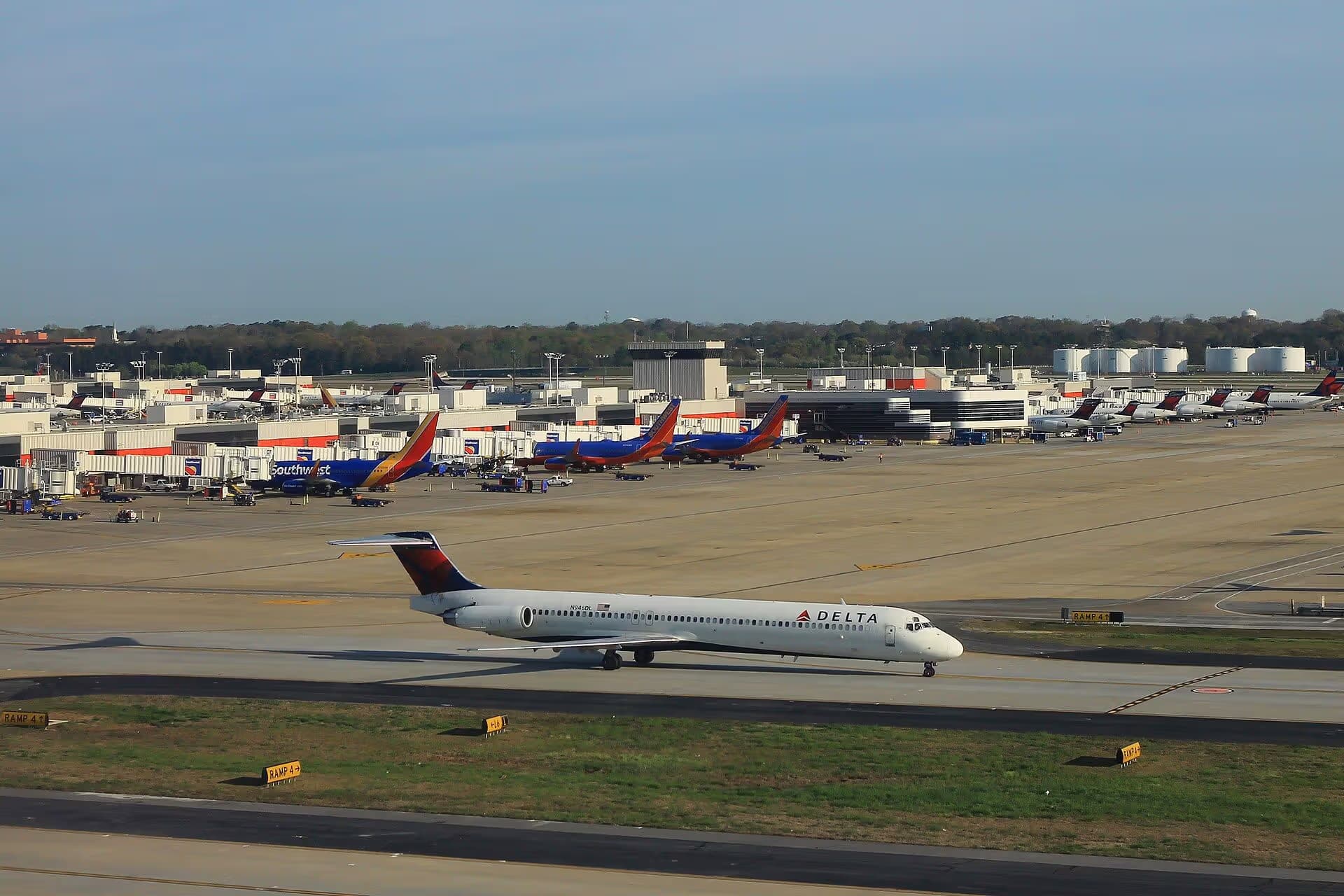 N946DL — Aircraft