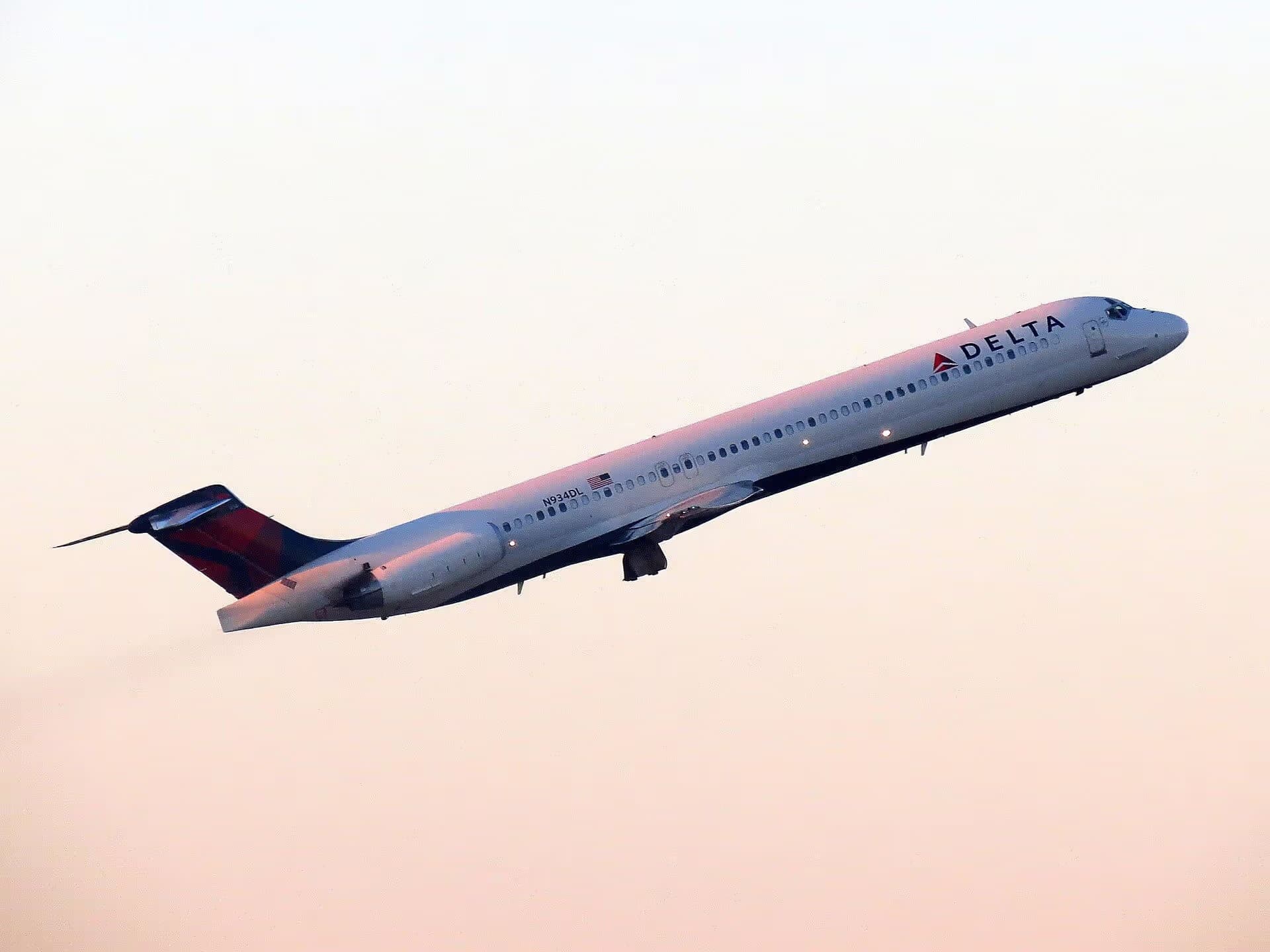 N934DL — Douglas