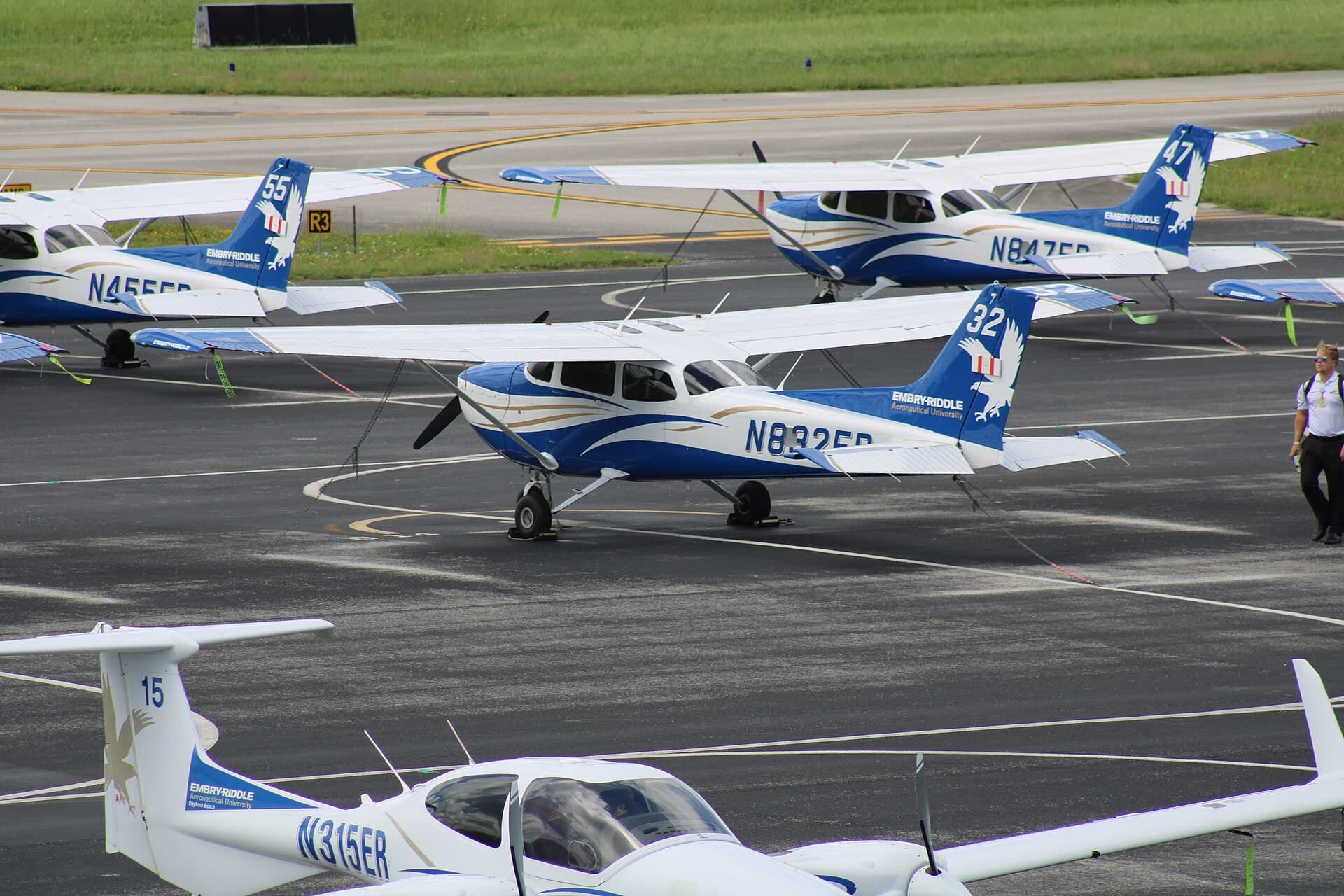 N832ER — Glider