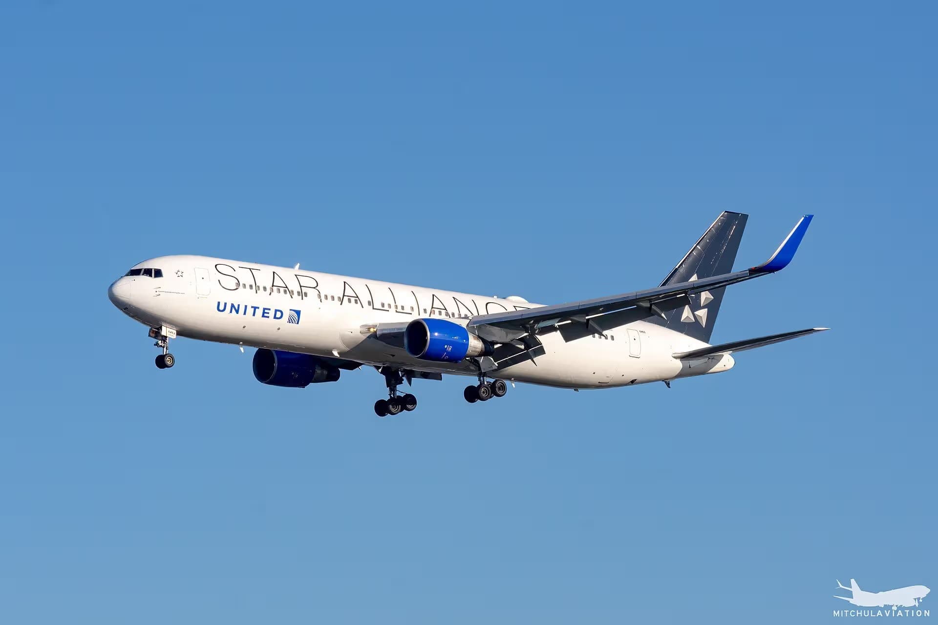 N653UA — Twin-engine aircraft at London Heathrow Airport