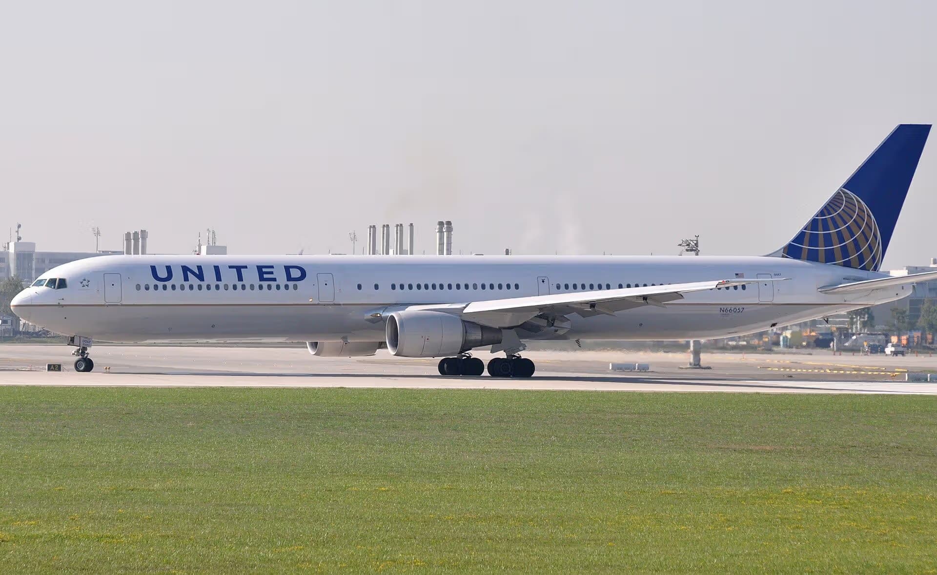 N66057 — Twin-engine aircraft