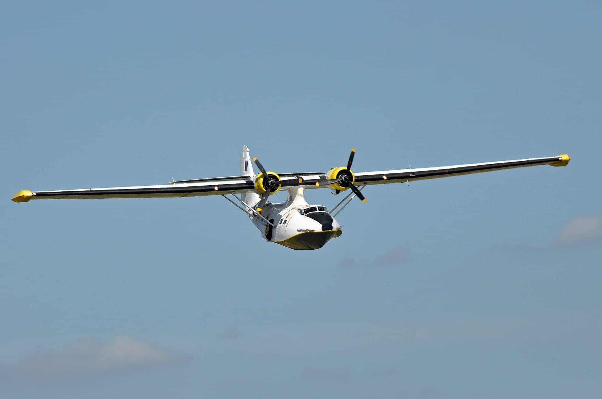 N9767 — Twin-engine aircraft